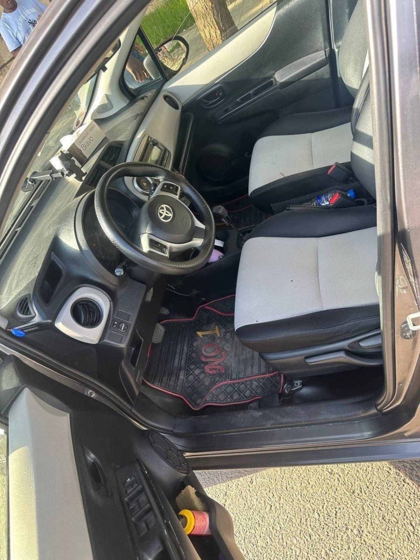 2014 Toyota YARIS Joila