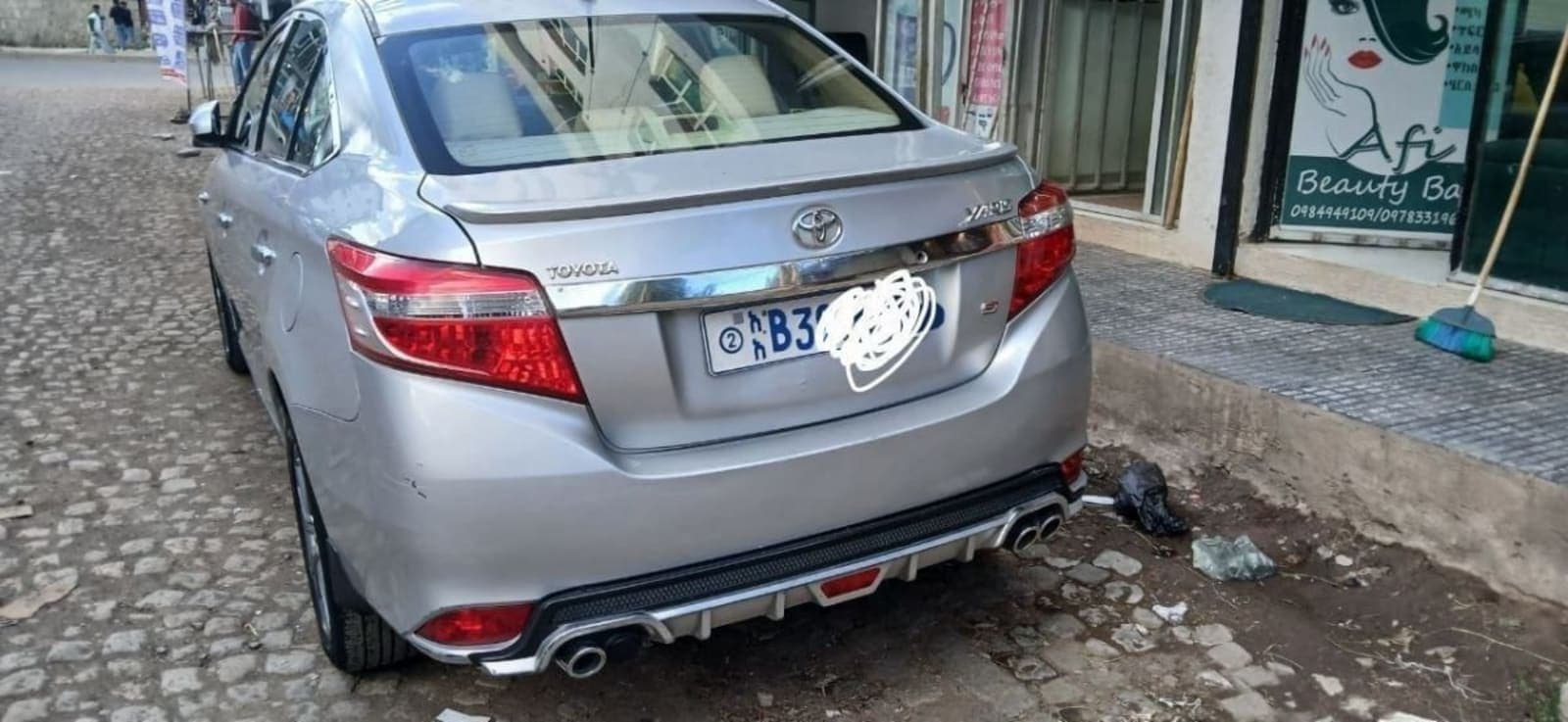 2015 Toyota Yaris โ photo 2