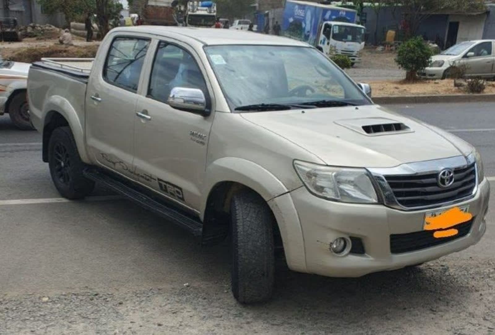 2016 TOYOTA HILUX Double-Cab — photo 2