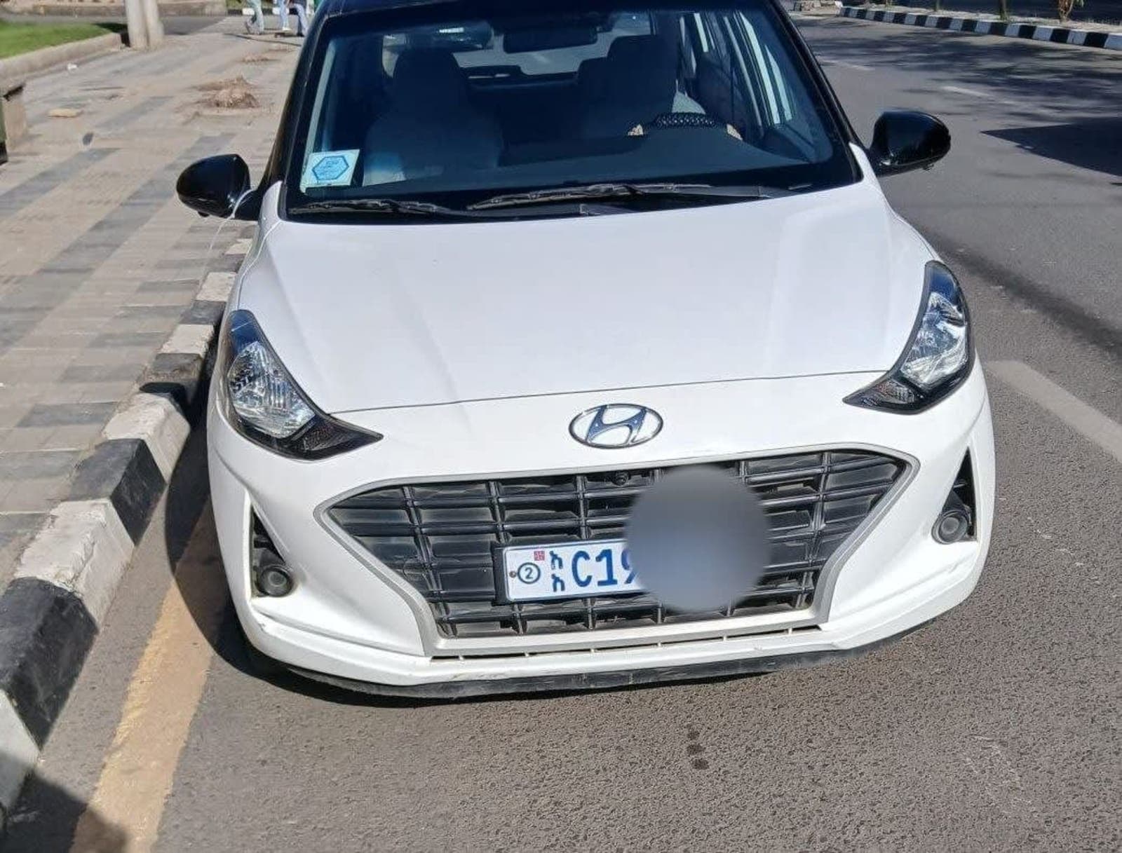 2022 Hyundai Grand i10 — photo 3