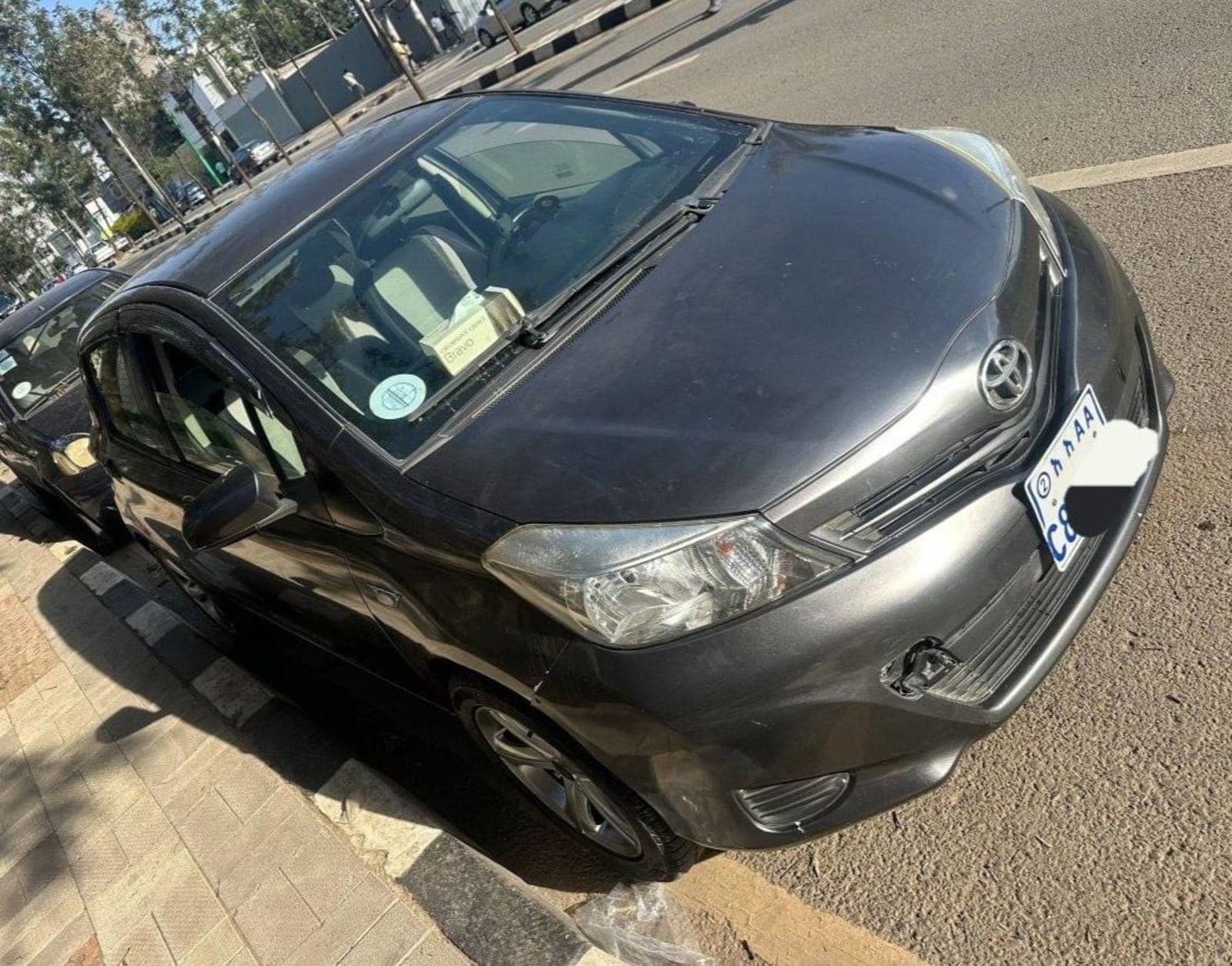 2012 Toyota Yaris compact — photo 8
