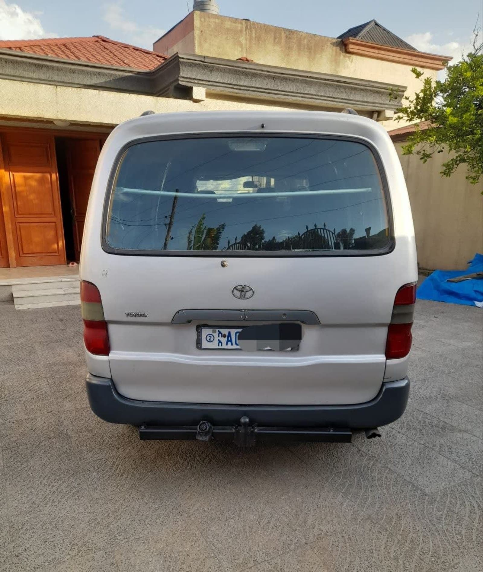 2003 Toyota D4D van — photo 4