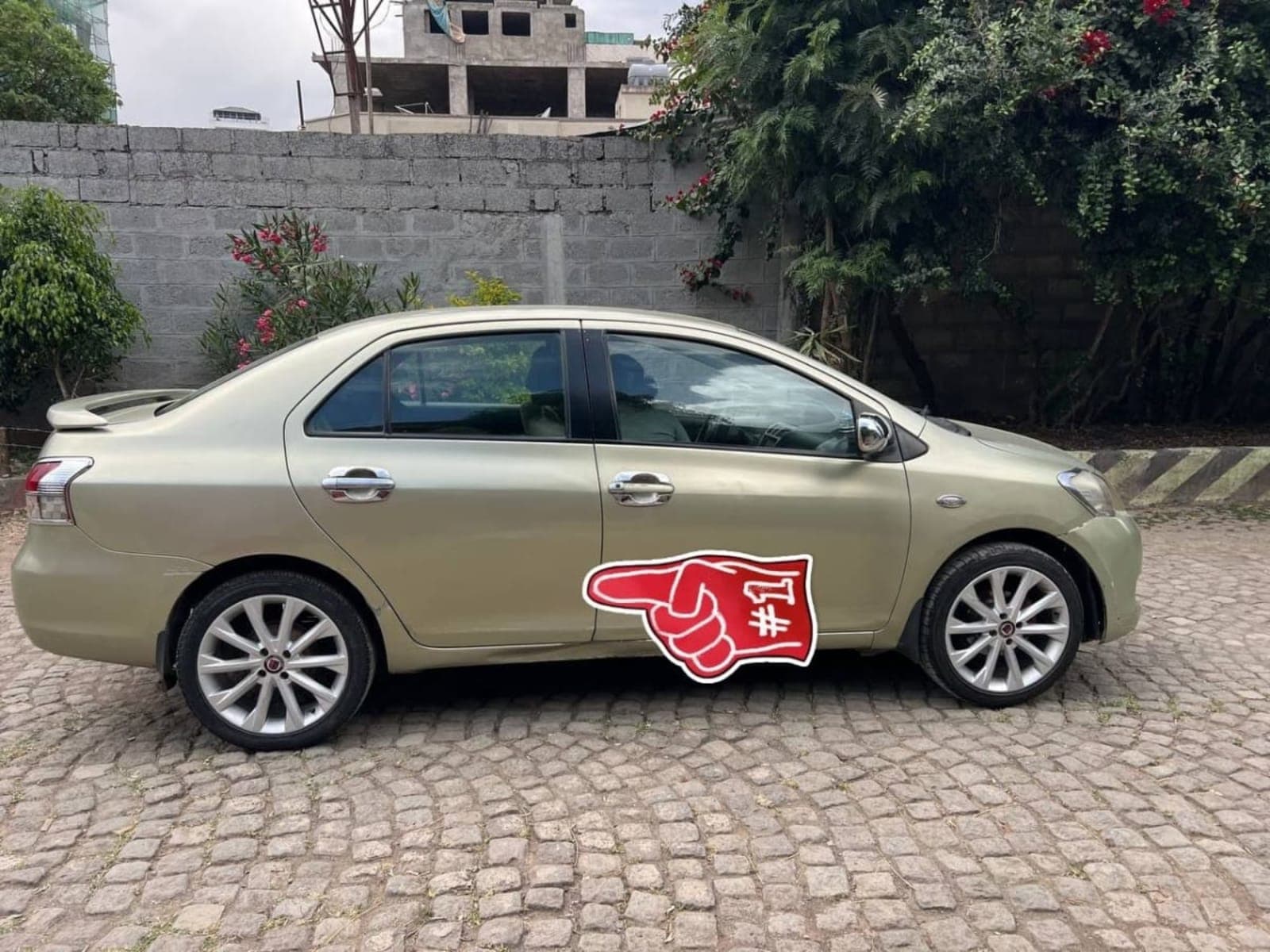 2008 Toyota Yaris Sedan — photo 3