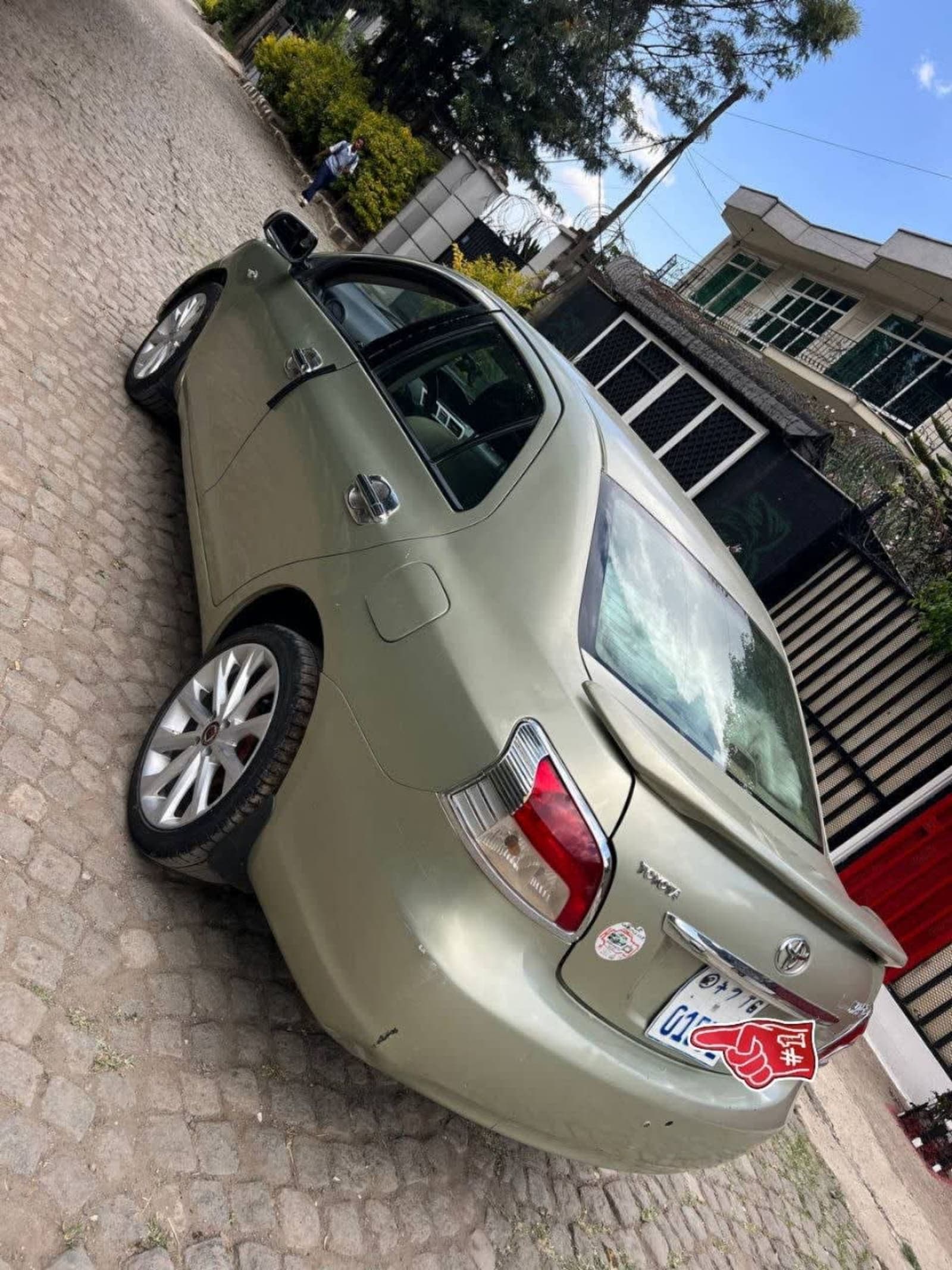 2008 Toyota Yaris Sedan — photo 4