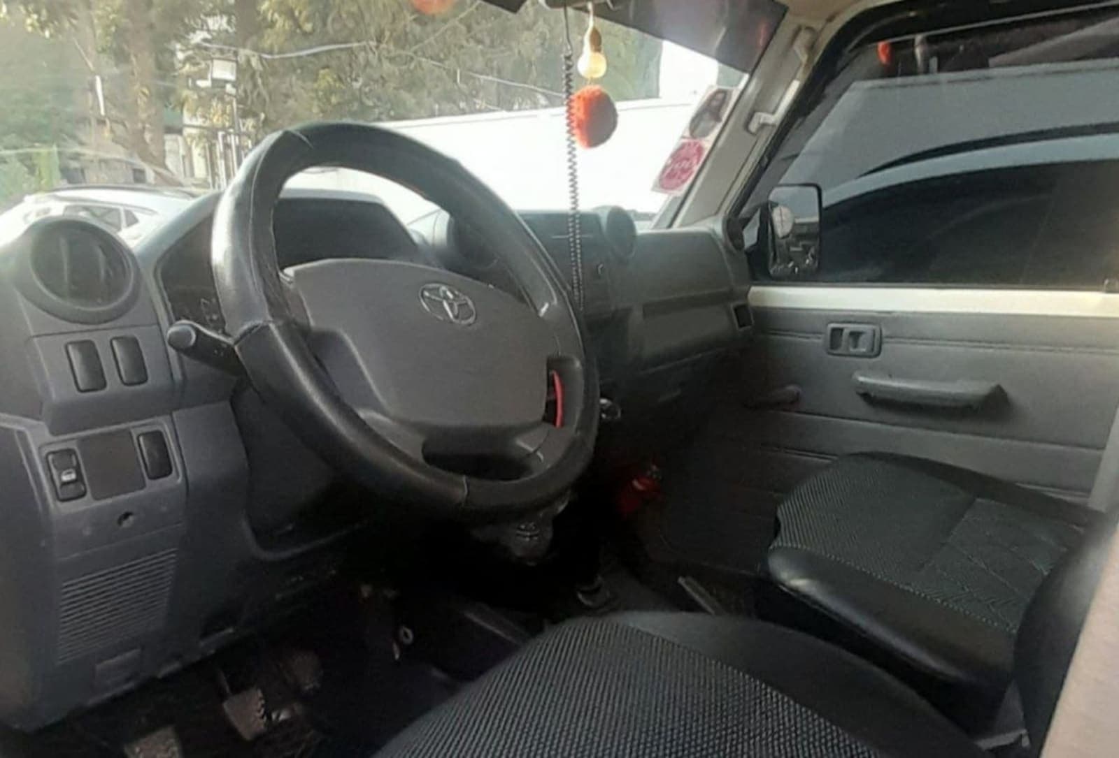 2016 Toyota LandCruiser Mark II — photo 2