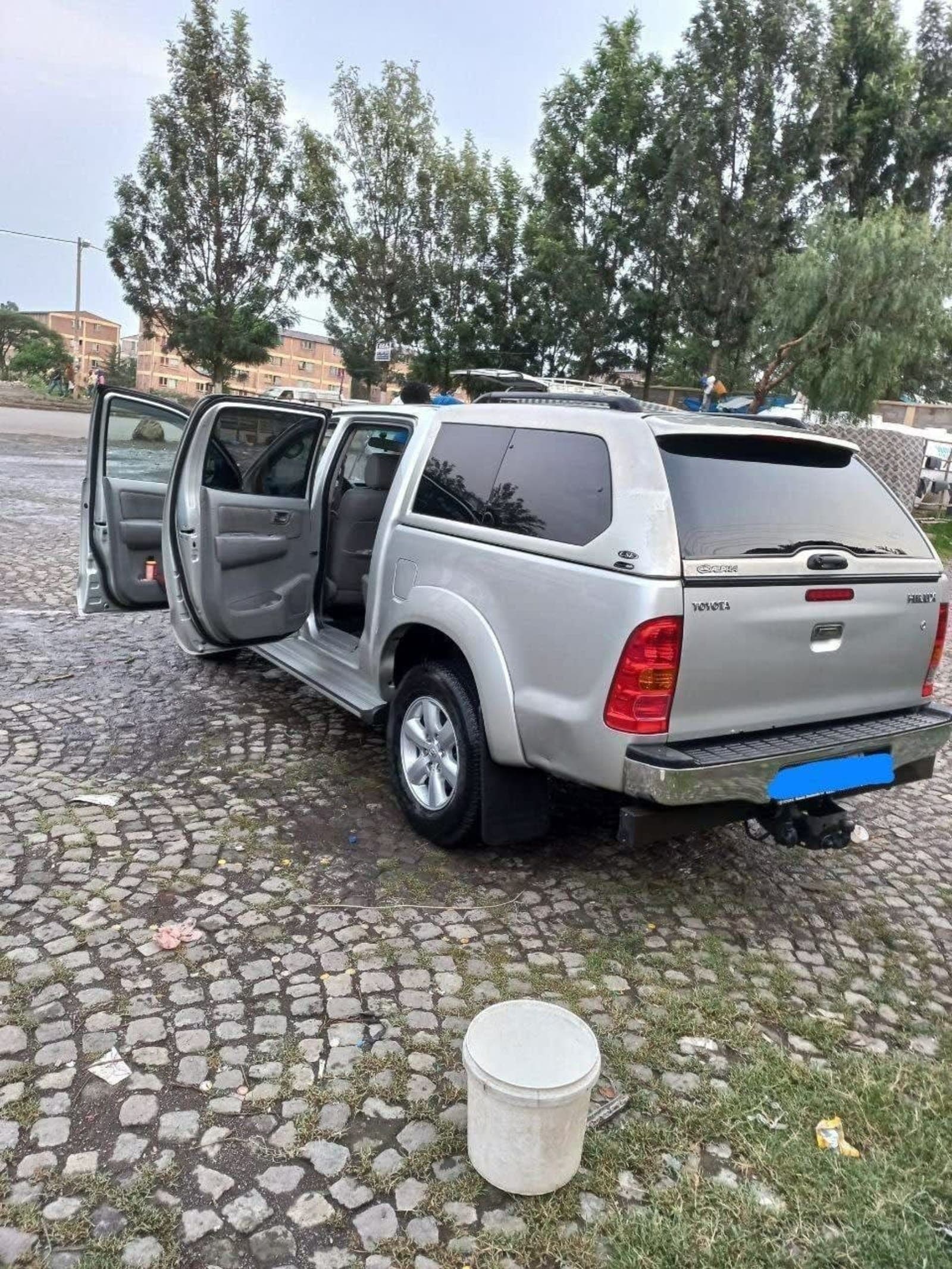 2011 Toyota Hilux Double Cab — photo 2