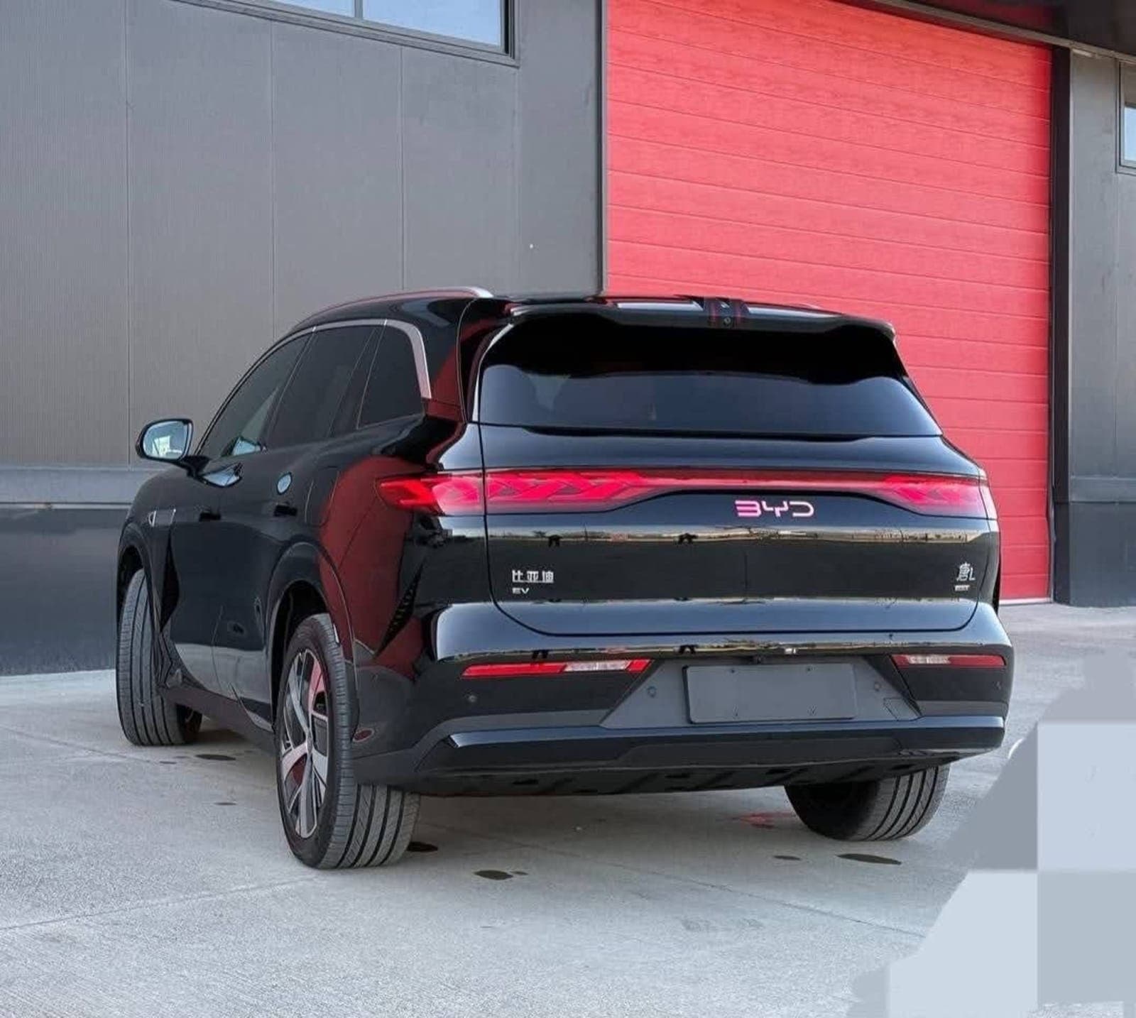 2025 BYD Tang