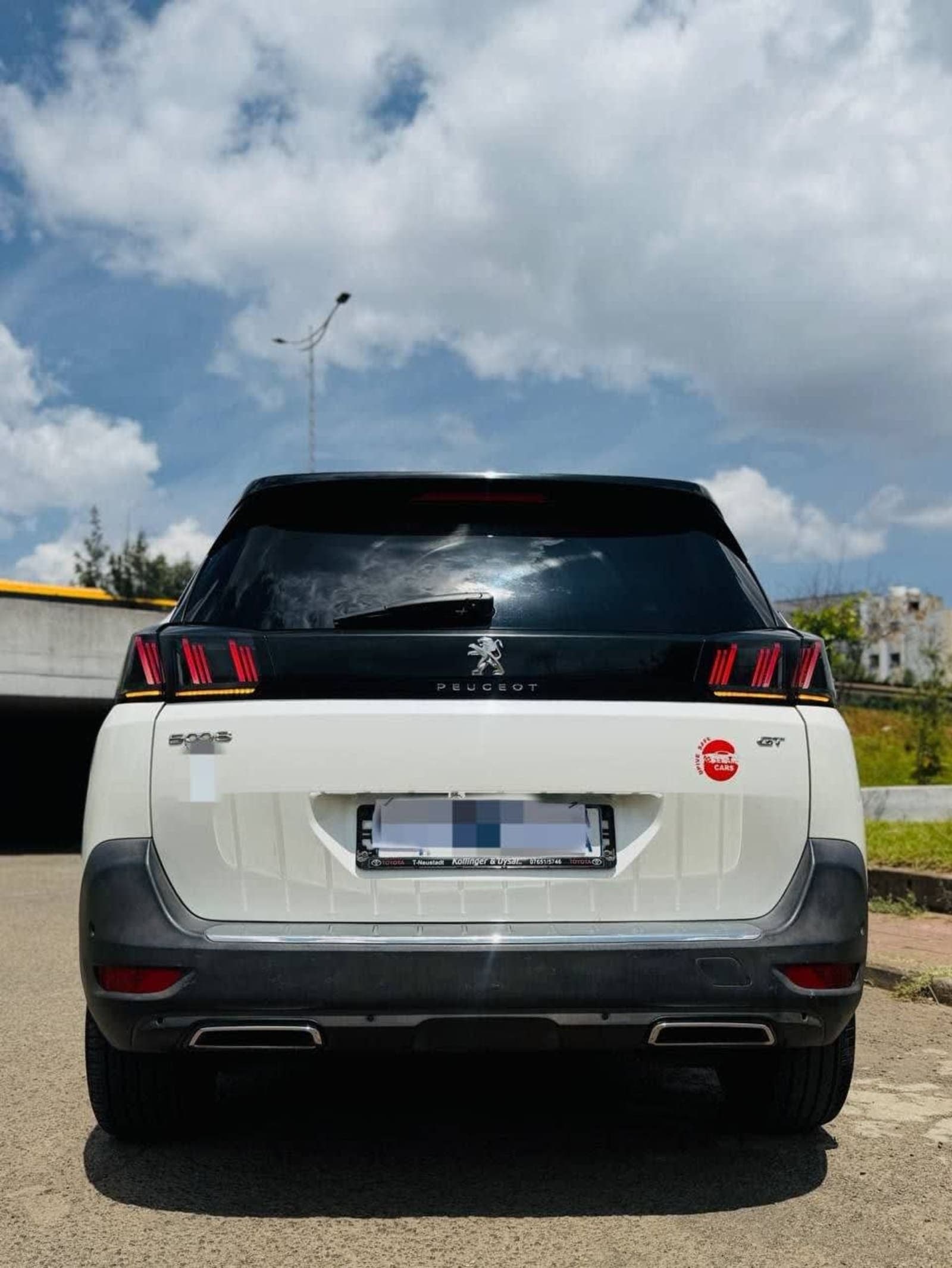 2021 Peugeot 5008 GT — photo 1