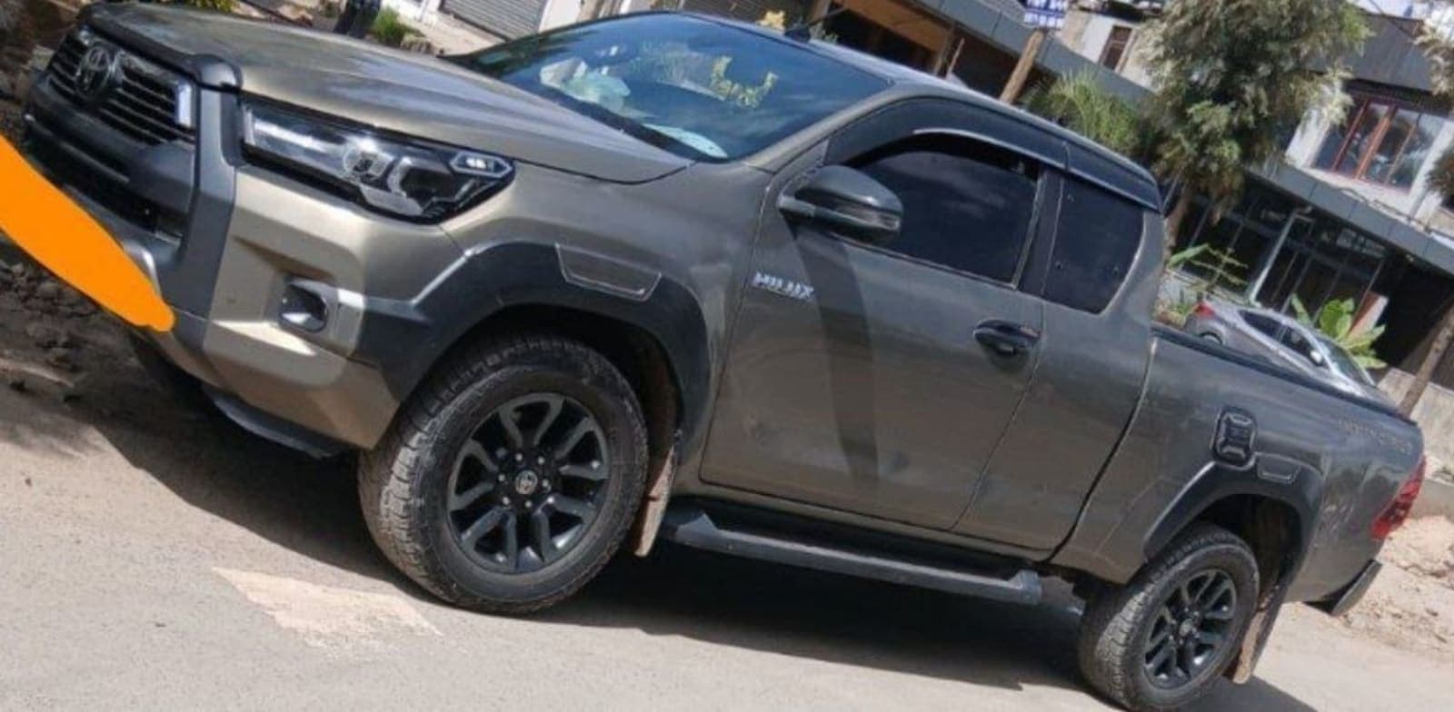 2021 Toyota Invincible King Cab — photo 3