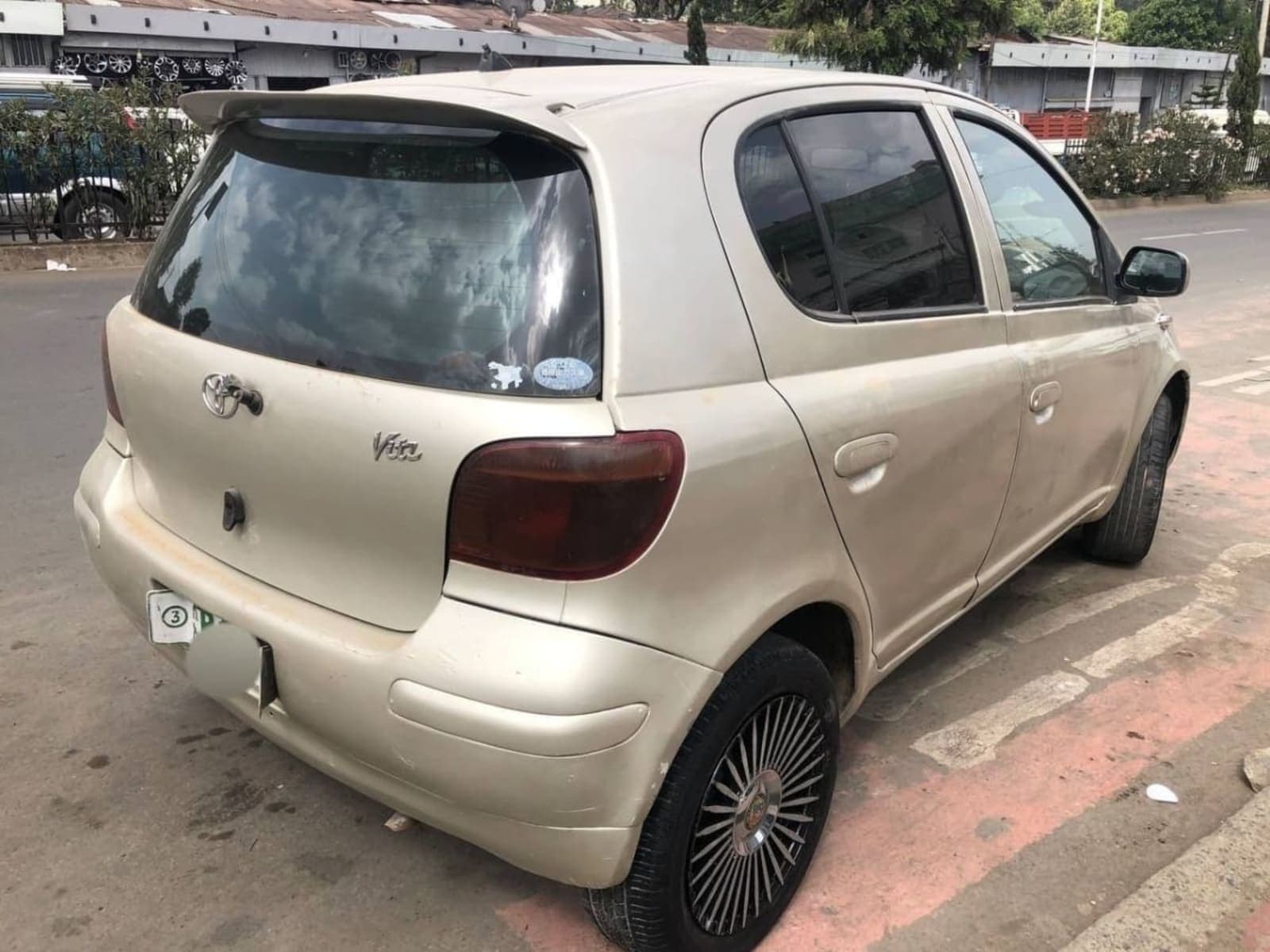 2004 Toyota Vitz — photo 3