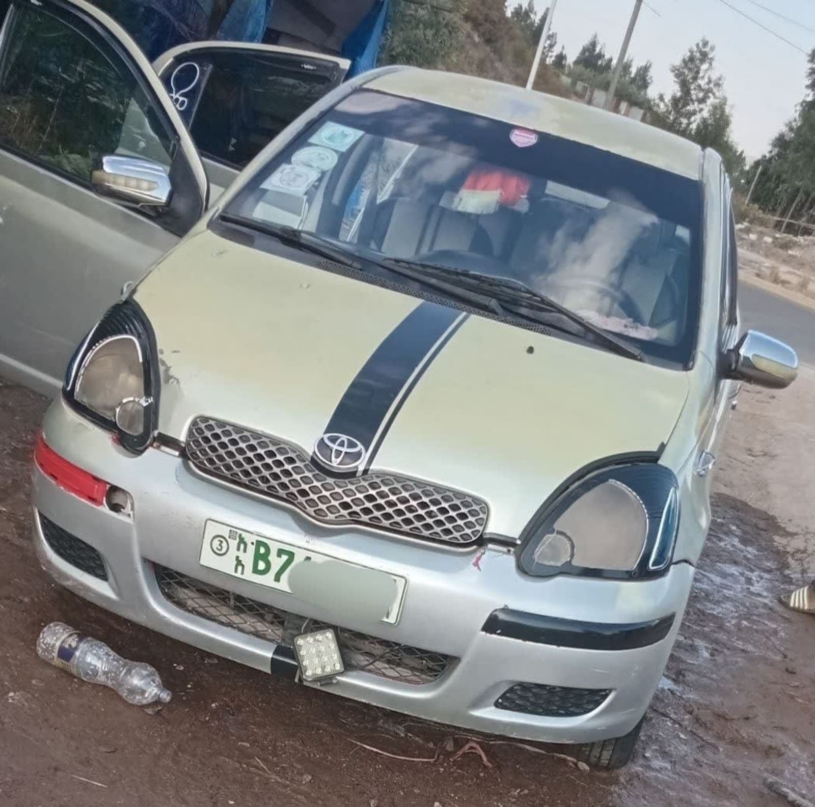 2003 Toyota Vitz Yaris — photo 4