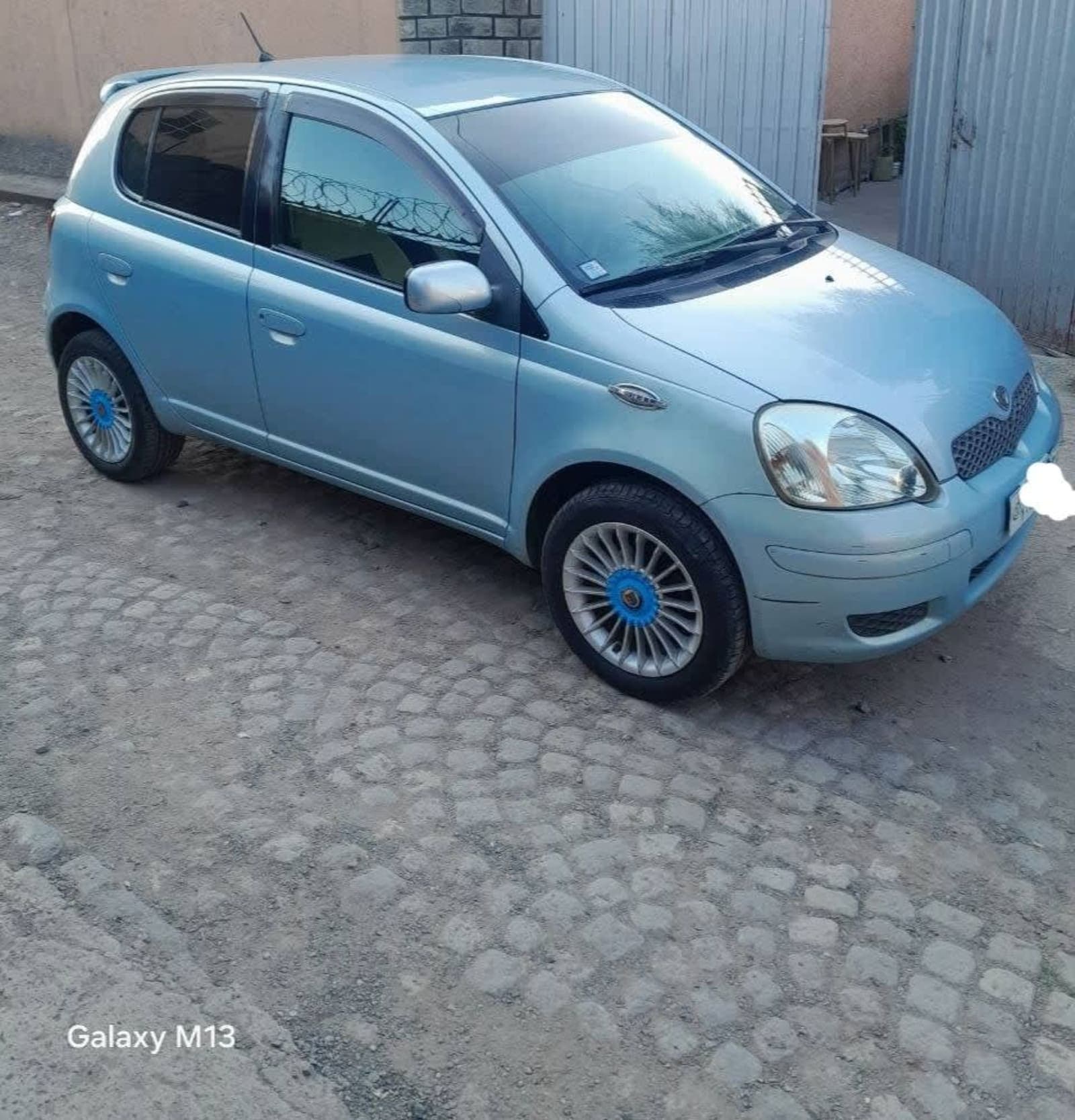 2004 Toyota Vitz — photo 4