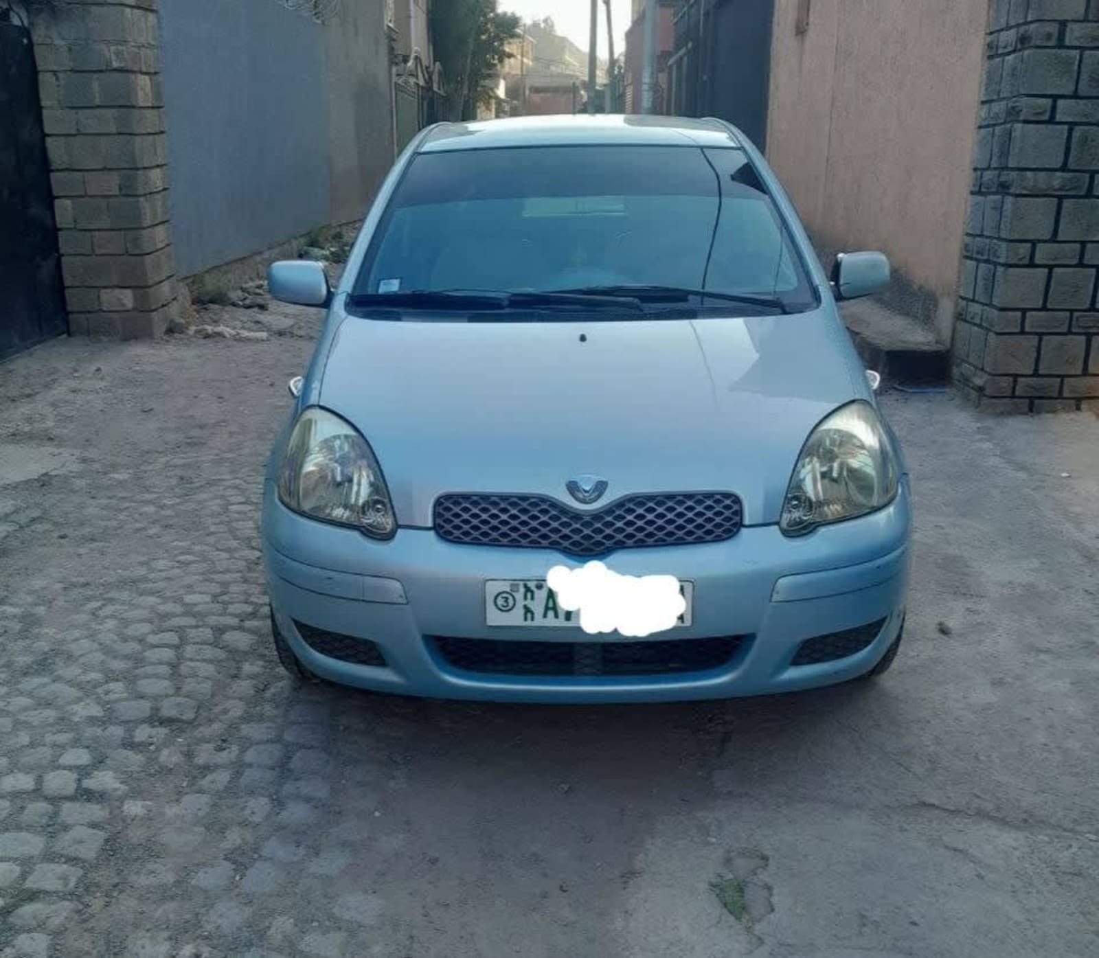 2004 Toyota Vitz — photo 6