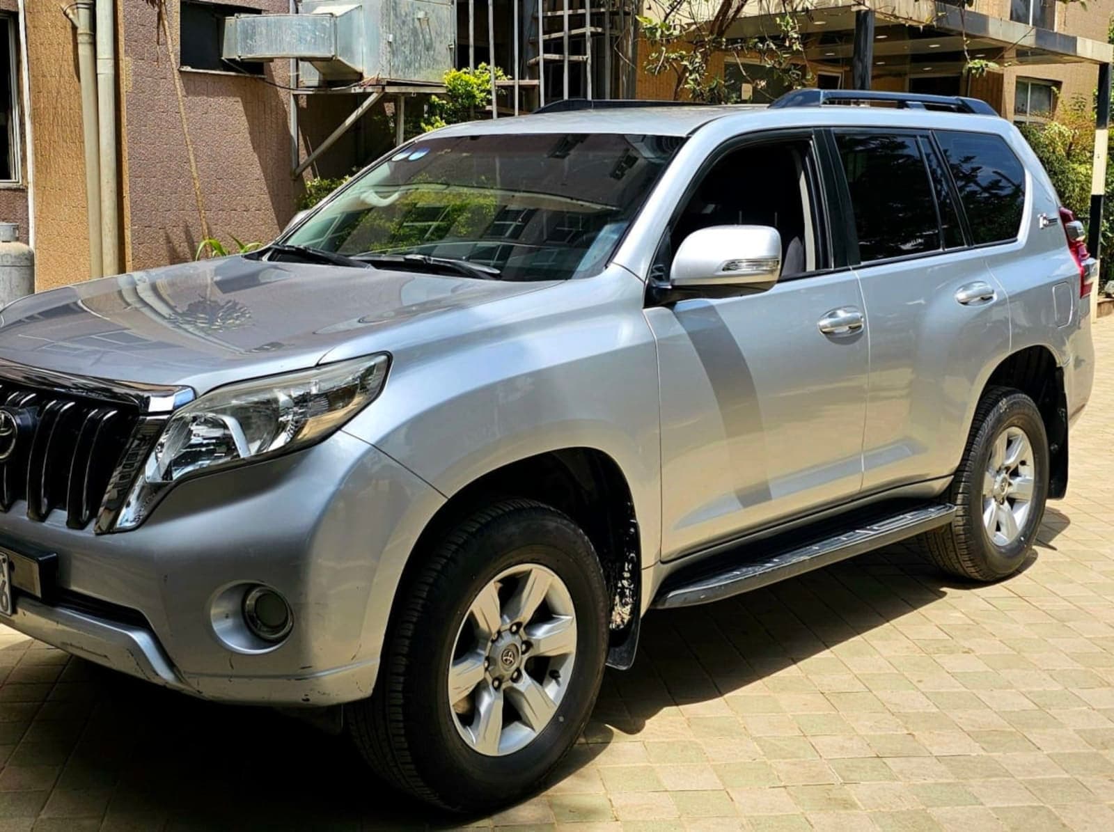 2015 Toyota Land Cruiser Prado — photo 6