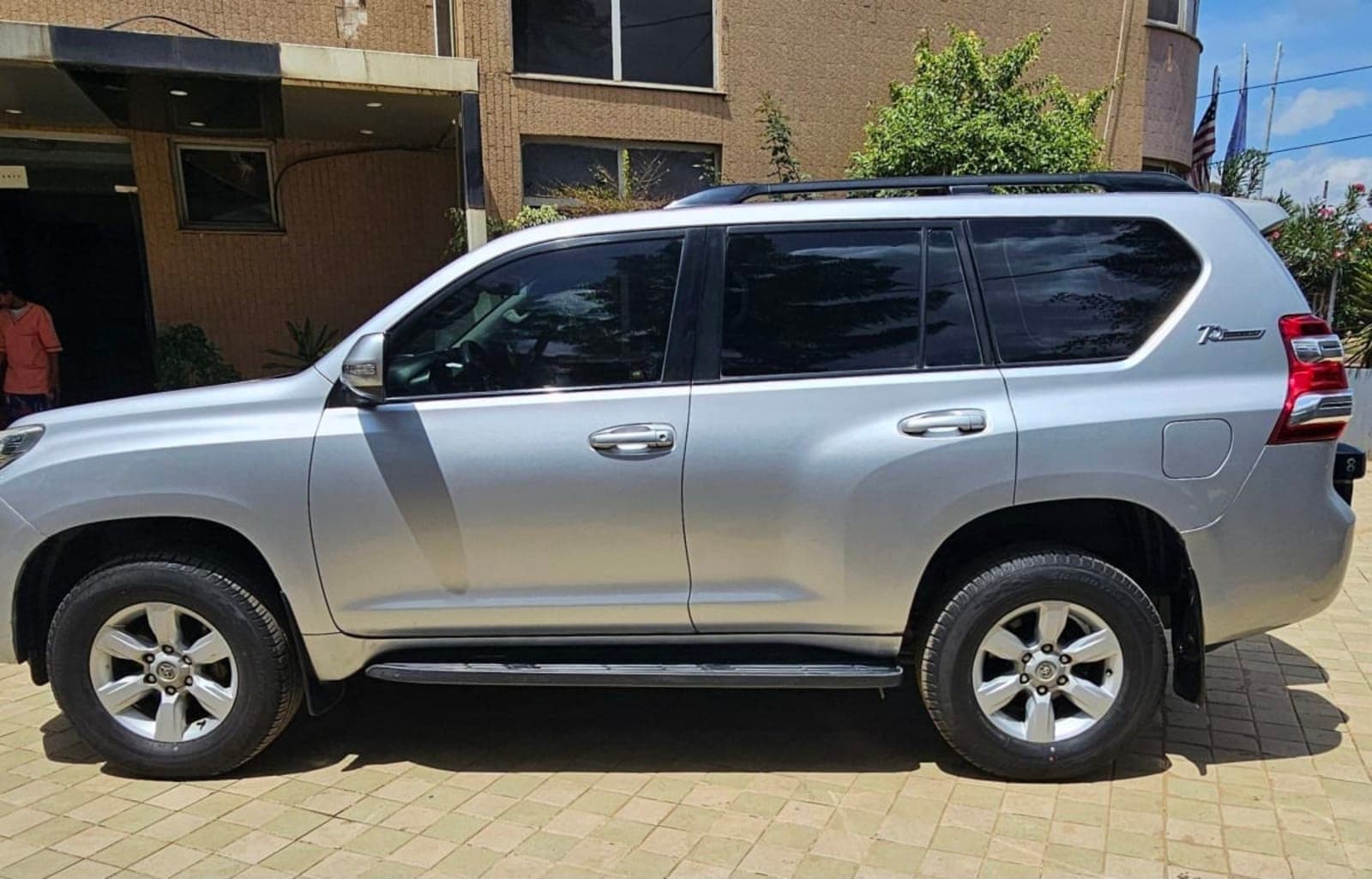 2015 Toyota Land Cruiser Prado — photo 8