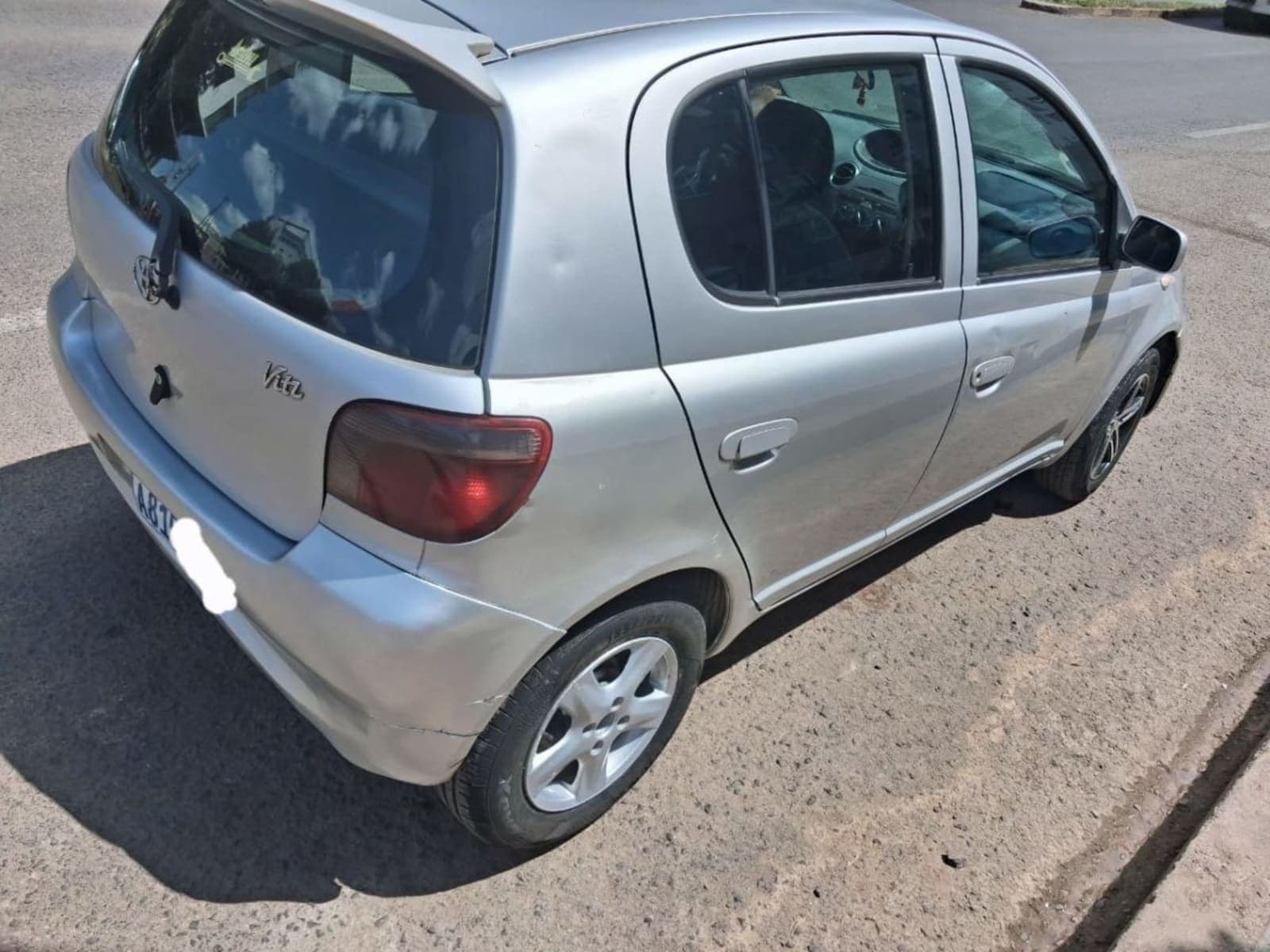 2001 Toyota Vitz — photo 7