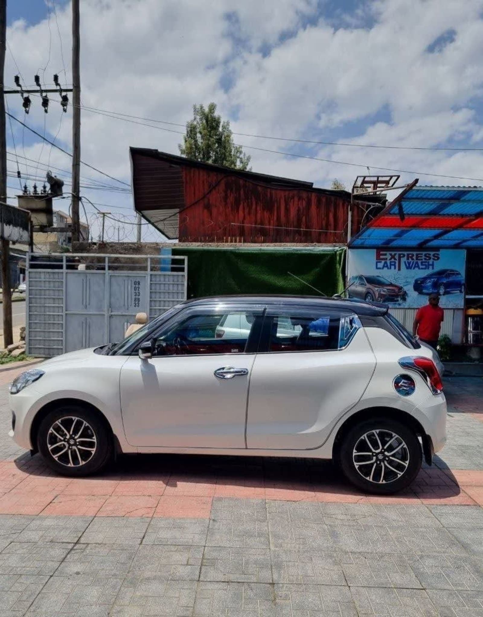 2022 Suzuki Swift — photo 2