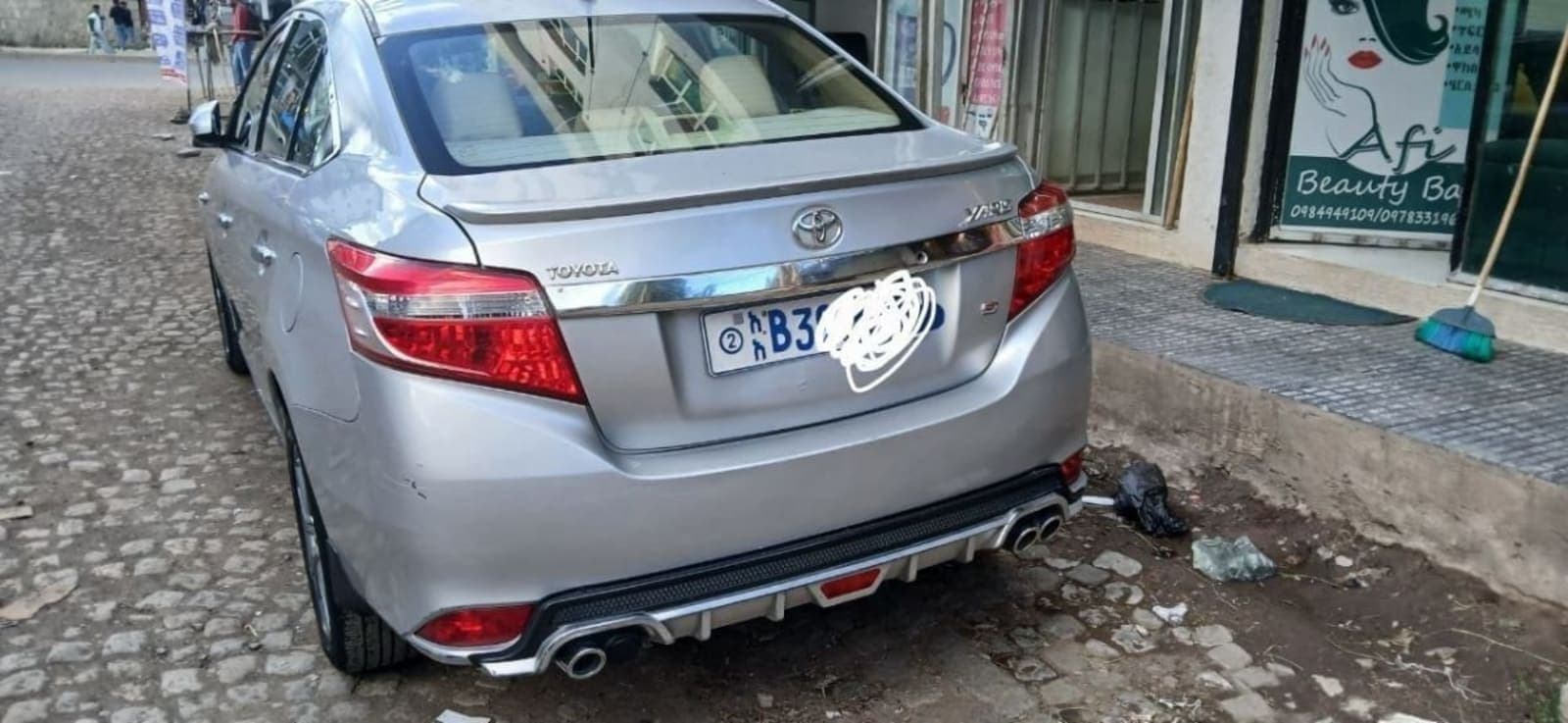 2015 Toyota Yaris Sedan — photo 2