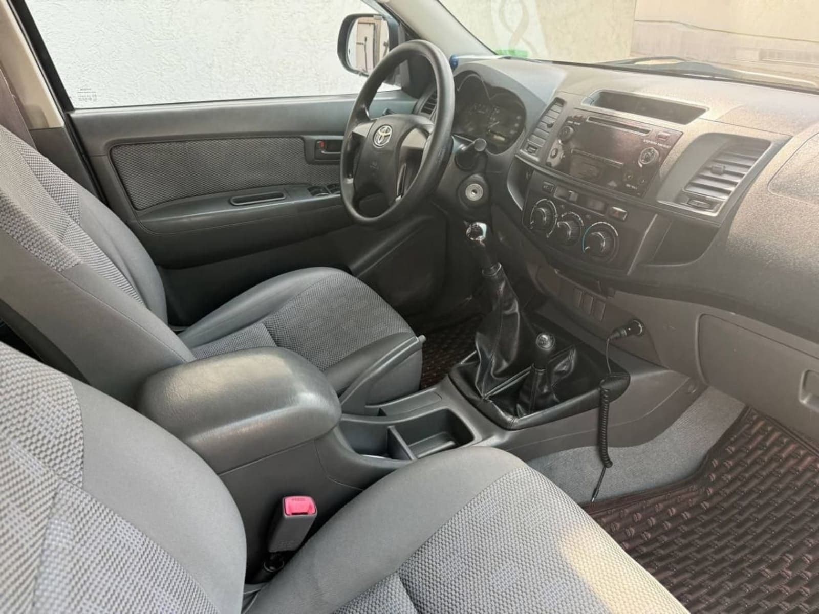 2015 Toyota Hilux Duble Cab — photo 2