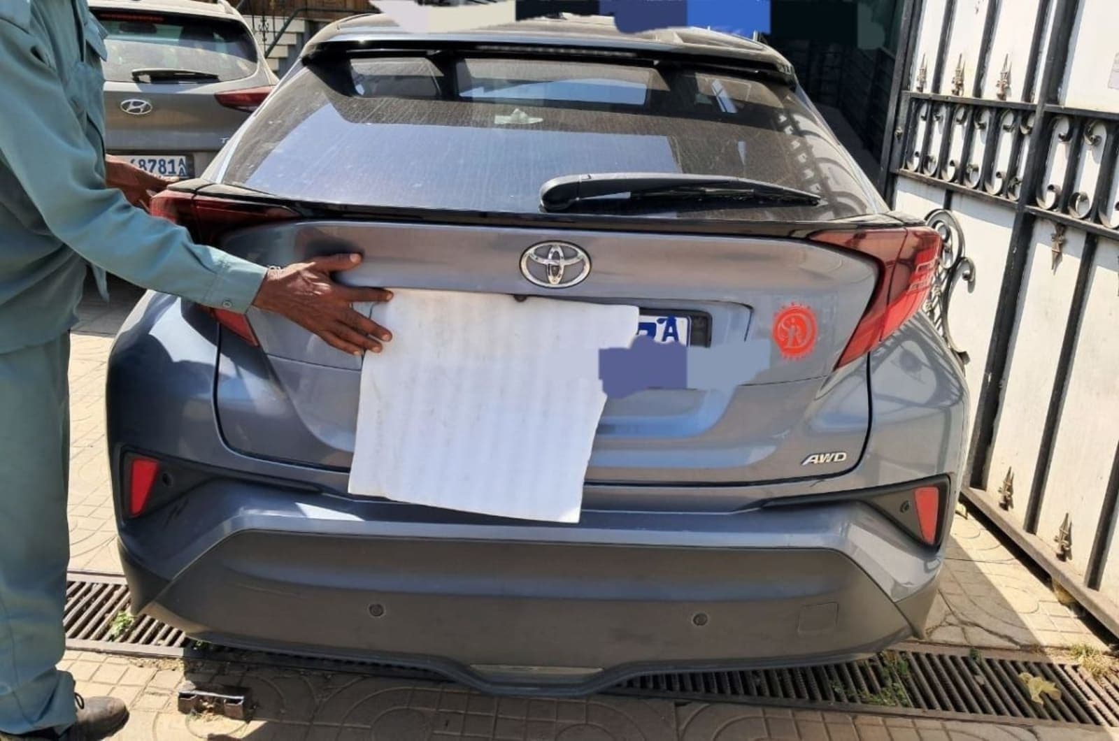 2021 Toyota CHR โ photo 3