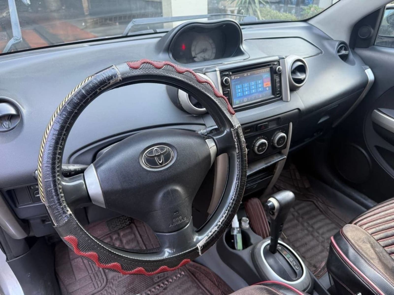 2002 Toyota Corolla ist — photo 6