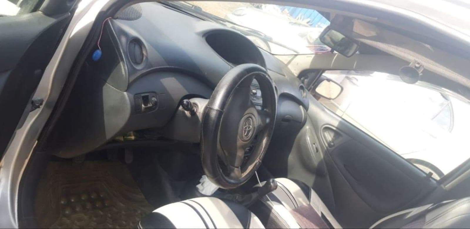 2002 Toyota Vitz Yaris — photo 2