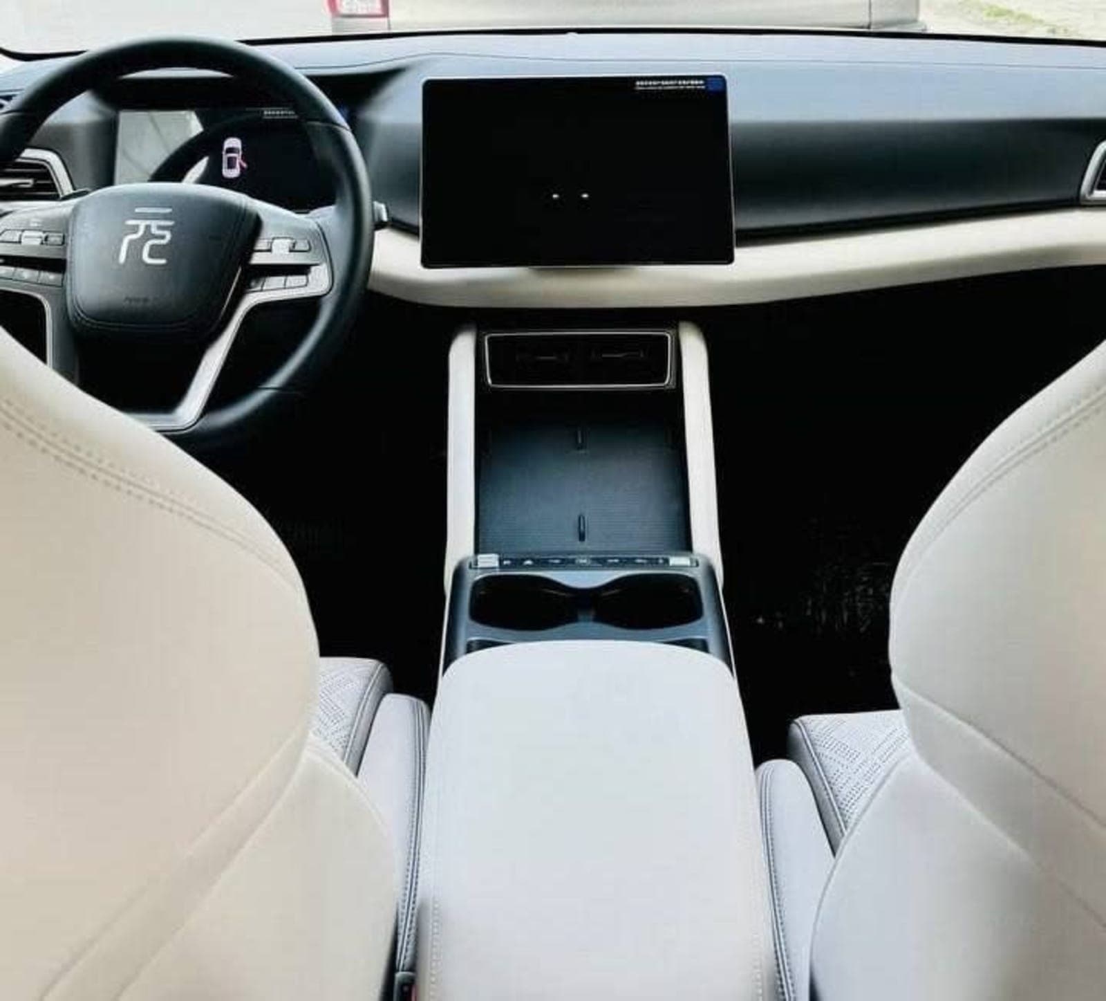 2025 BYD Yuan Up EV 401KM — photo 4