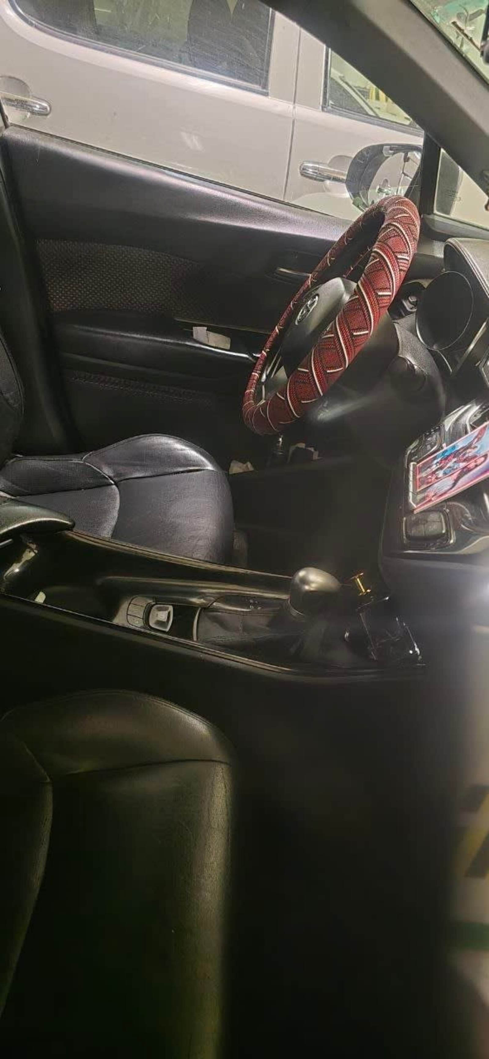2017 TOYOTA C-HR — photo 4