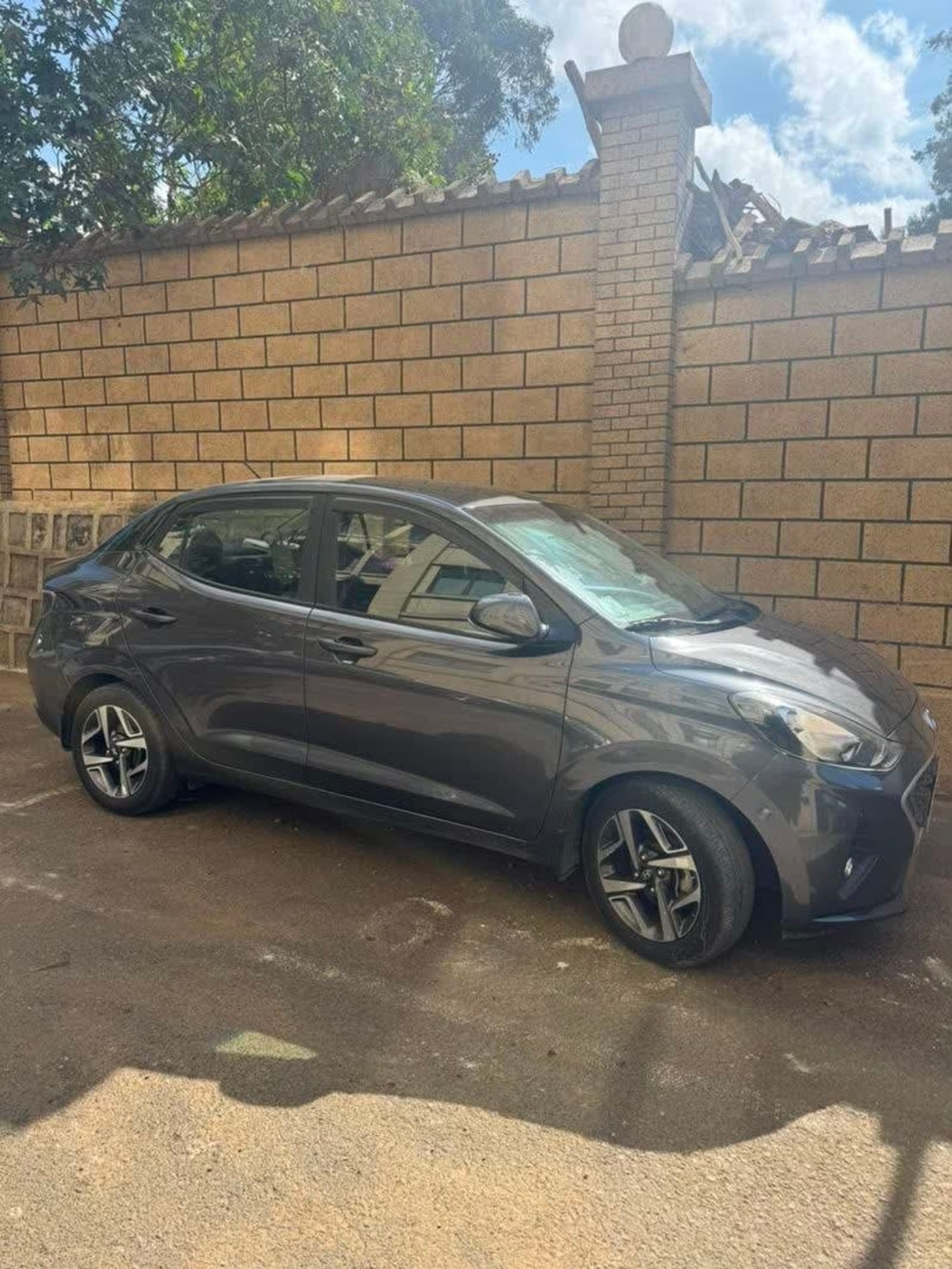 2022 Hyundai Grand i10 — photo 2