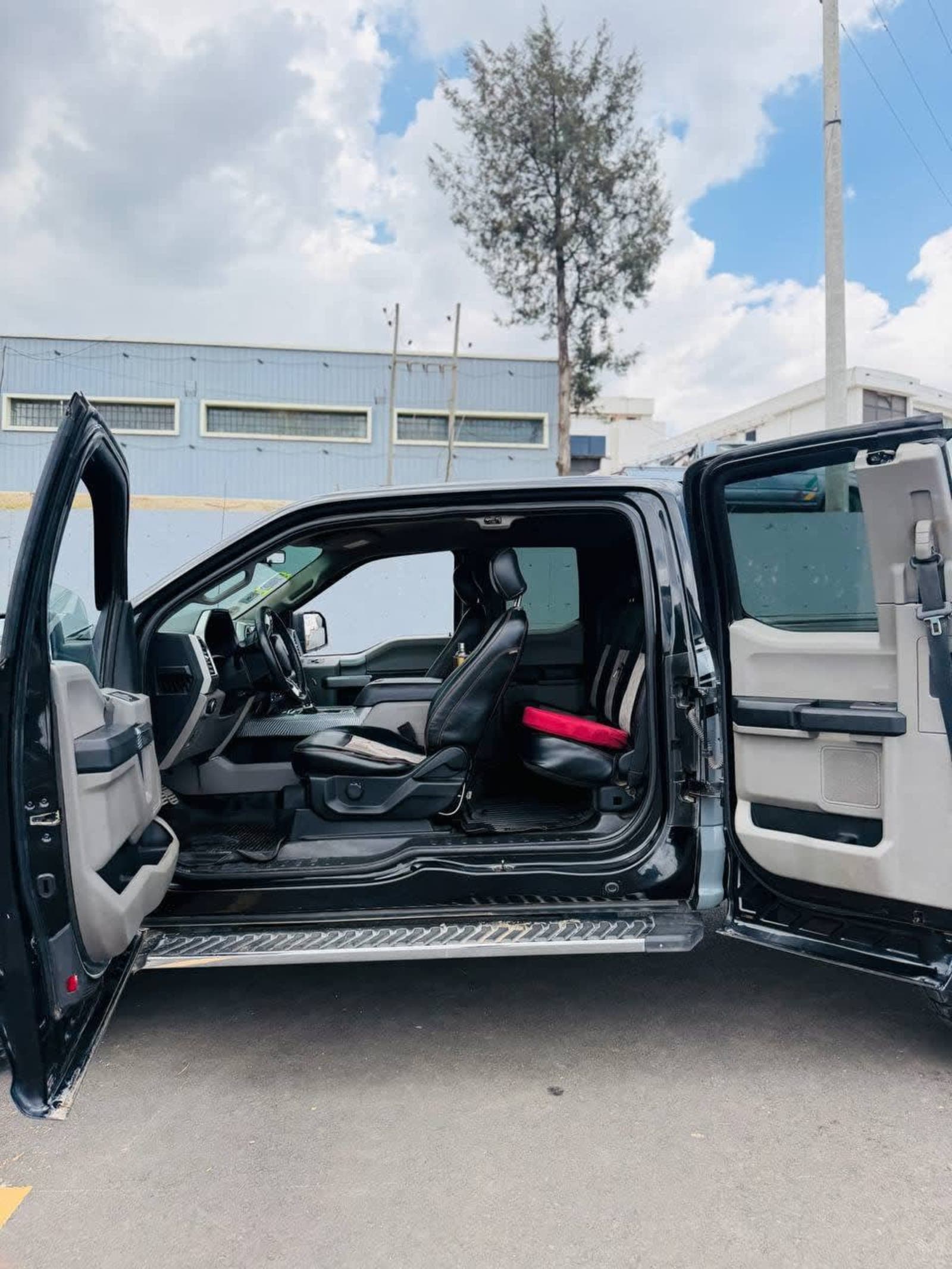 2020 Ford F-150 STX — photo 2