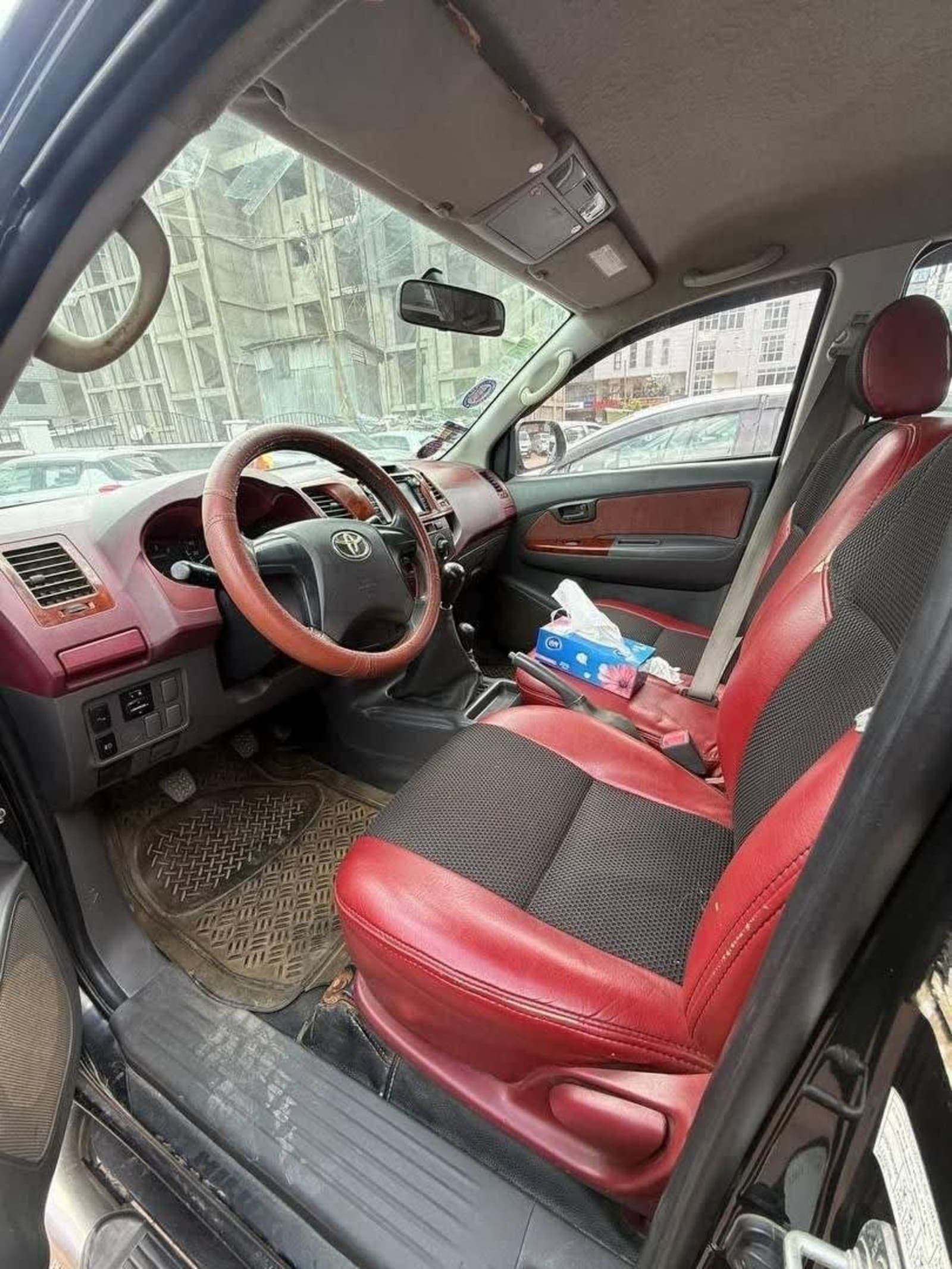 2013 Toyota Hilux — photo 2