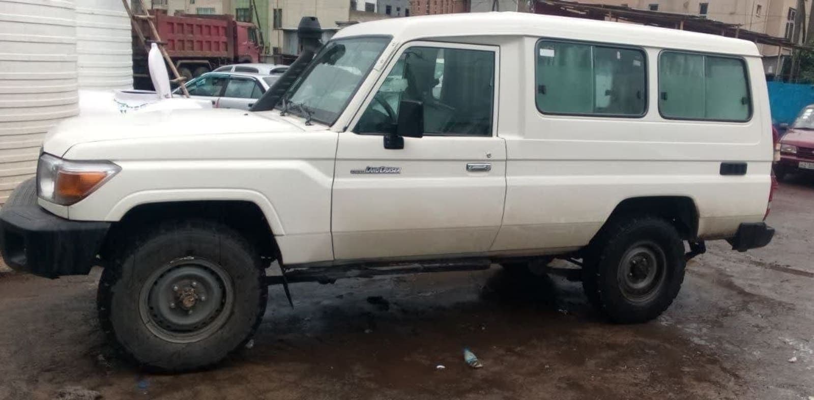 2017 Toyota Land Cruiser 1HZ long Bas — photo 4