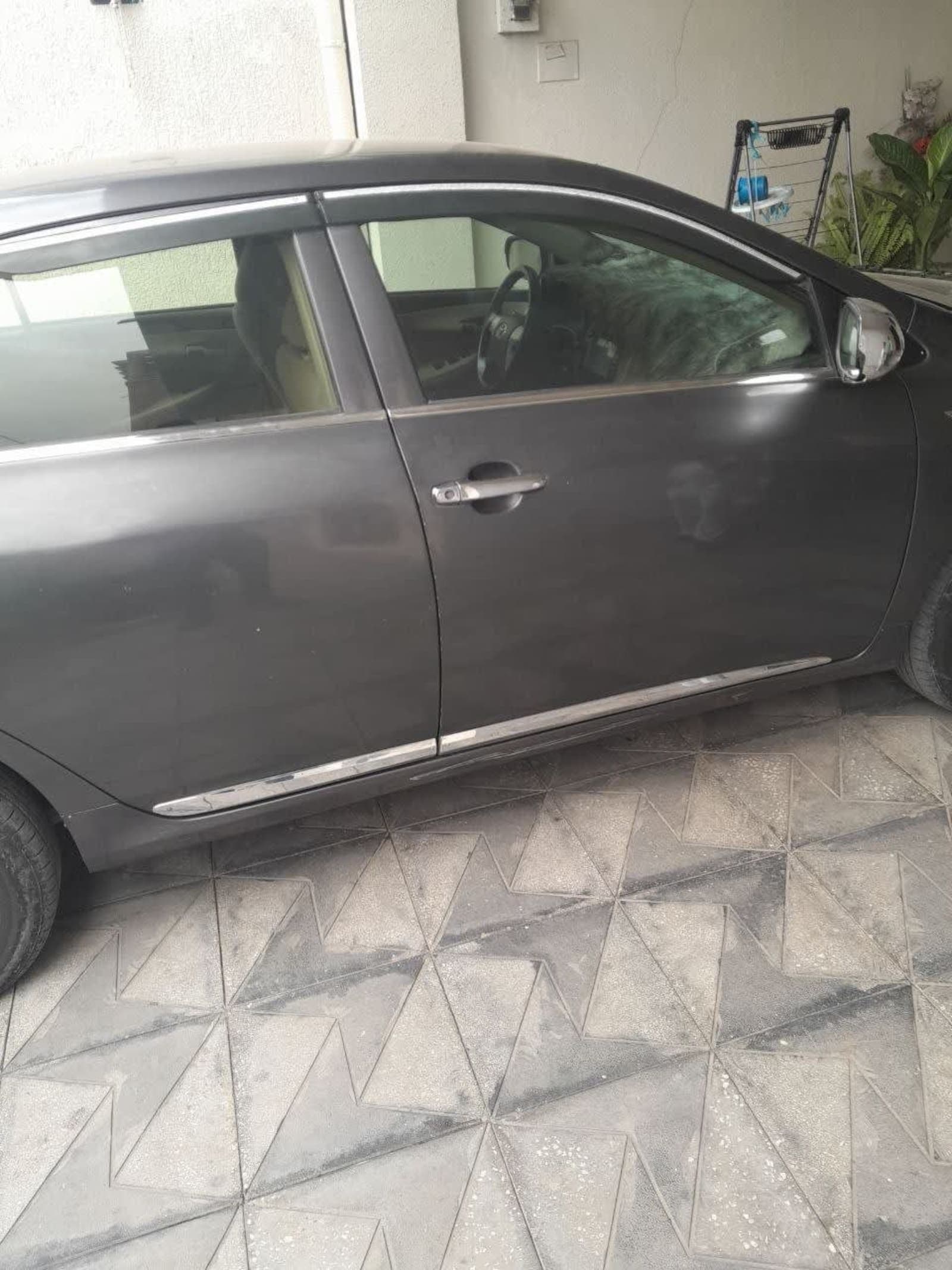 2012 Toyota Corolla — photo 1