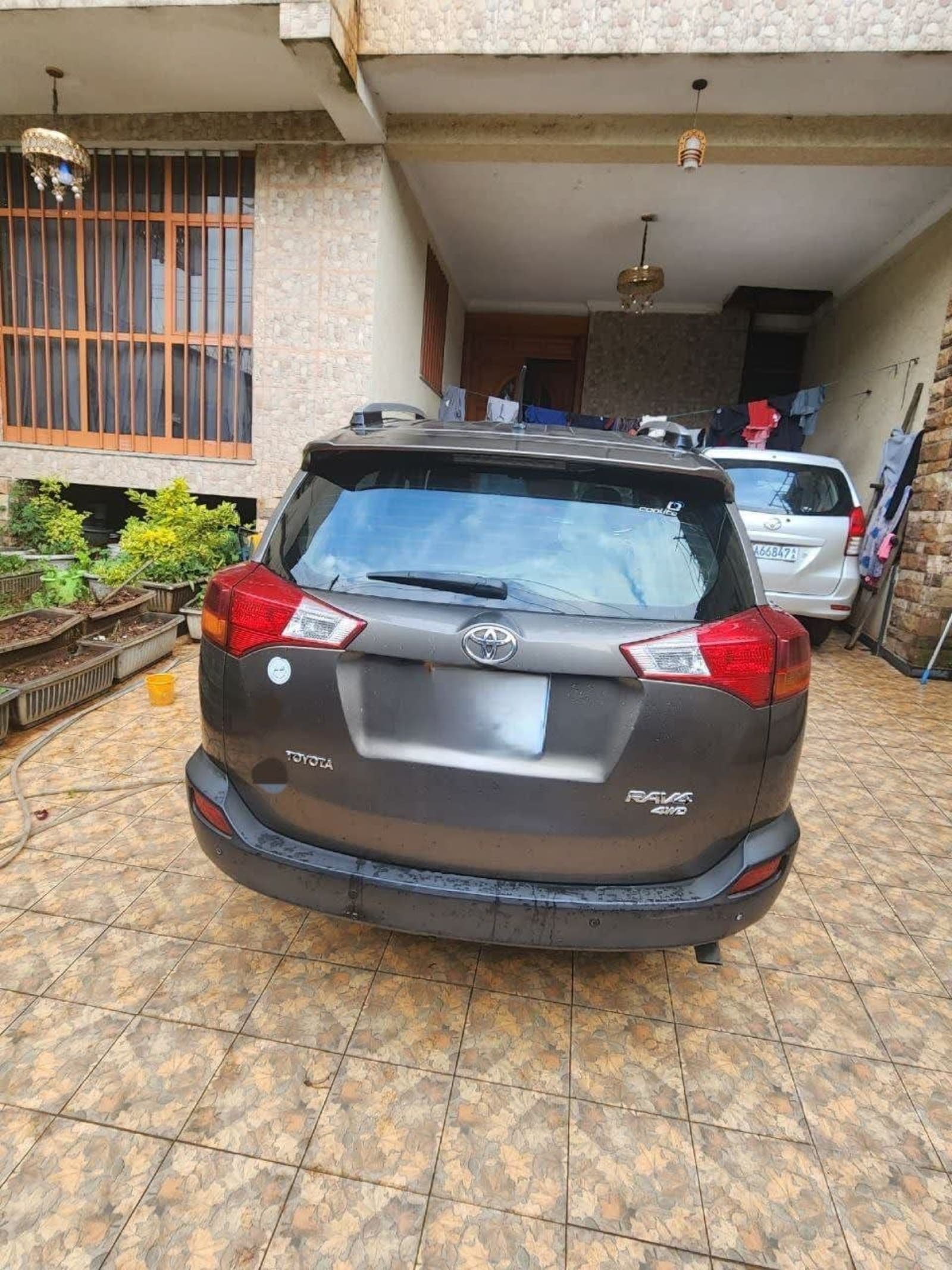 2015 Toyota Rav4 — photo 2