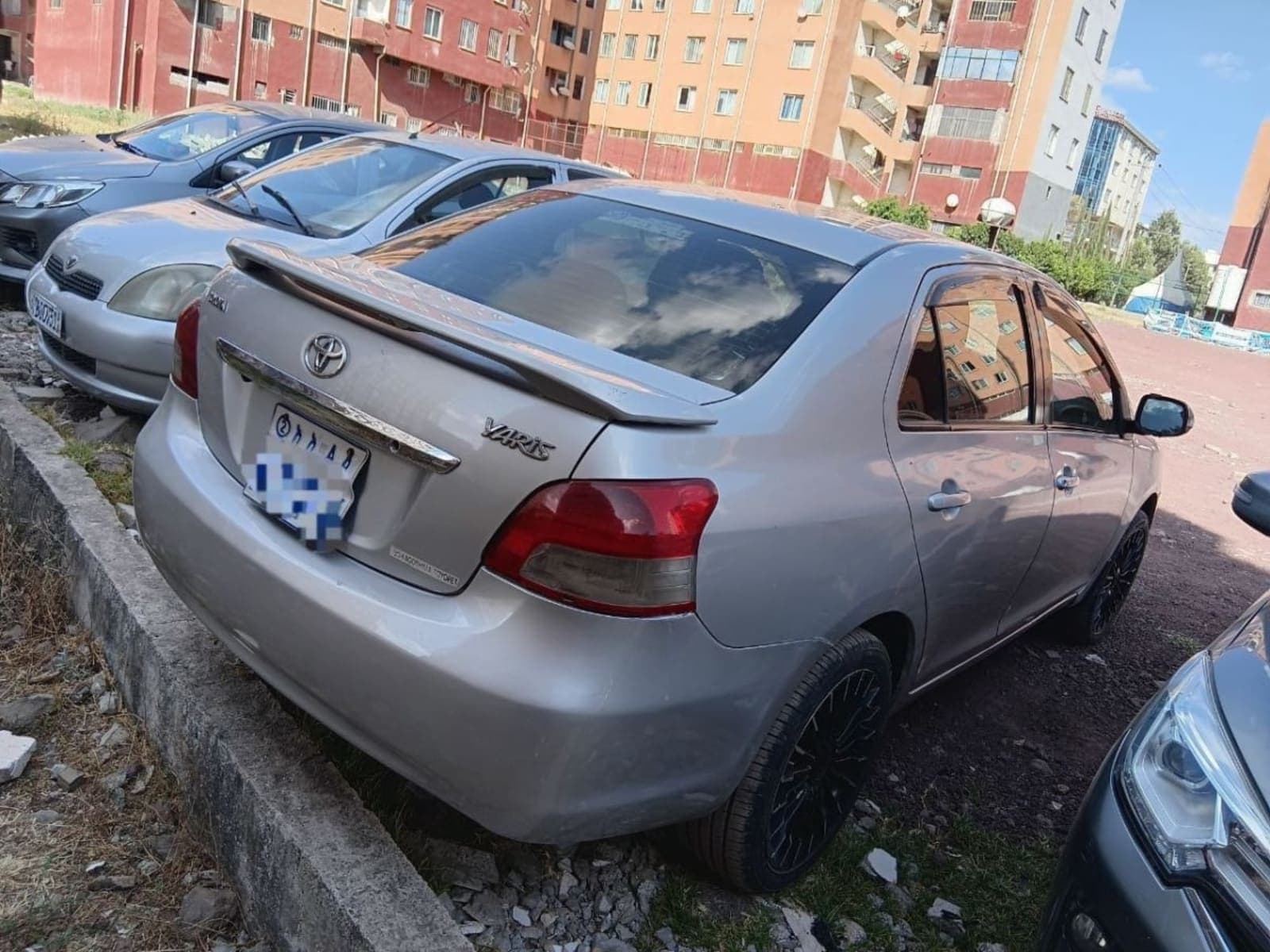 2010 Toyota Yaris Belta — photo 2