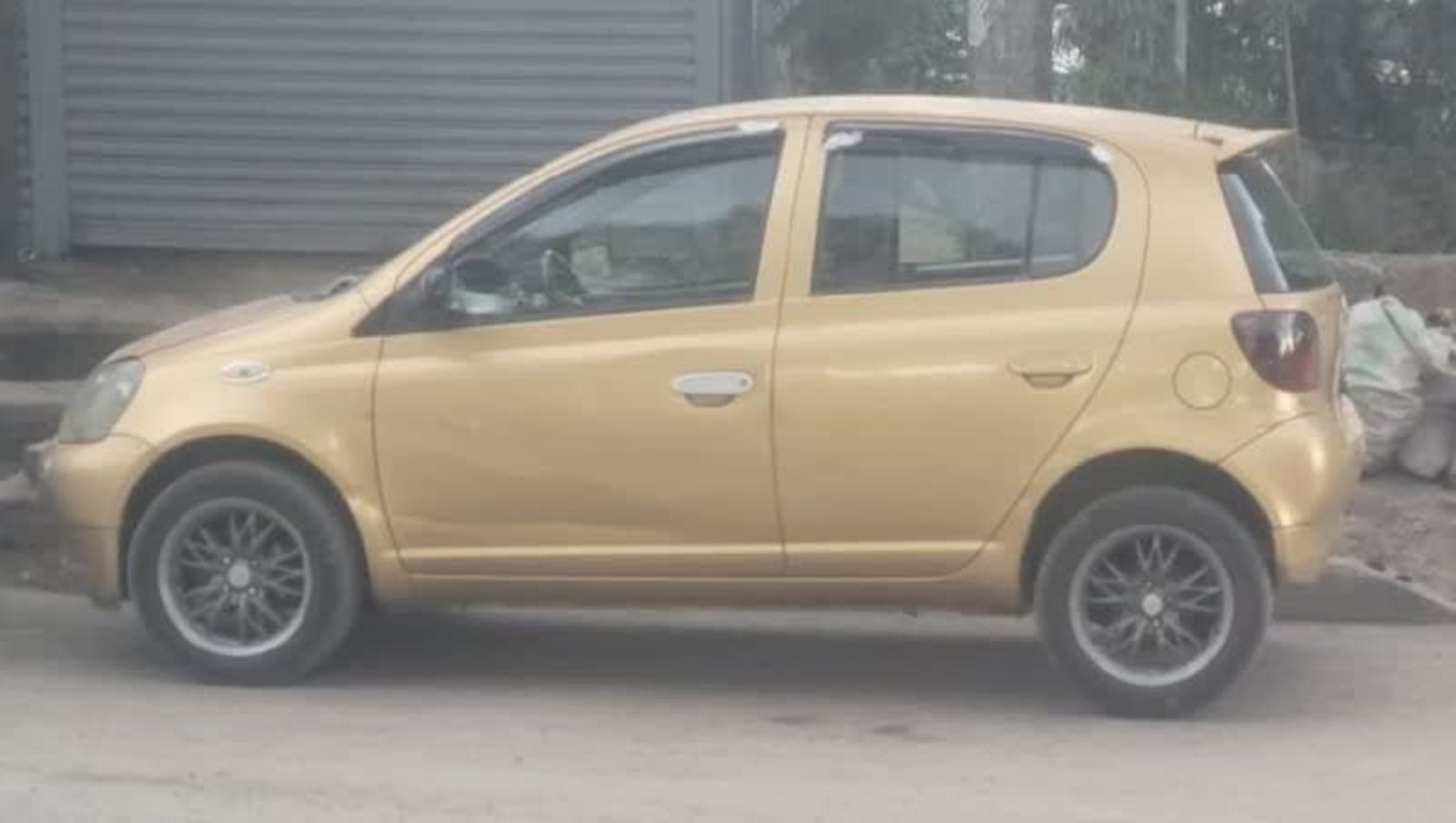 1999 Toyota Vitz Yaris