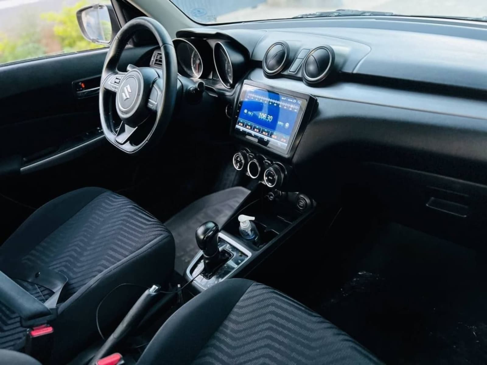 2022 Suzuki Swift — photo 4