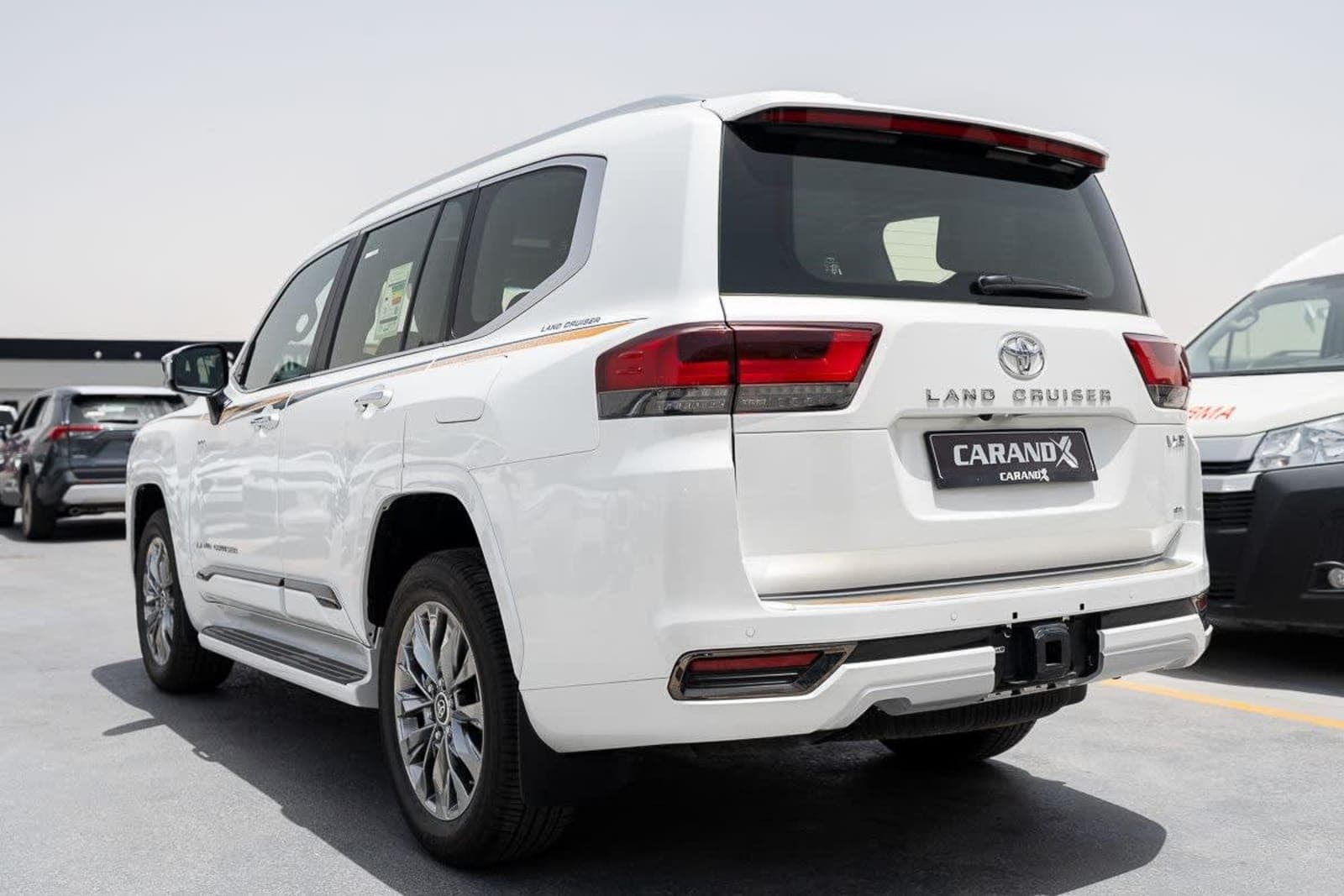 2025 Toyota Land Cruiser 300 VX.R Hybrid — photo 2