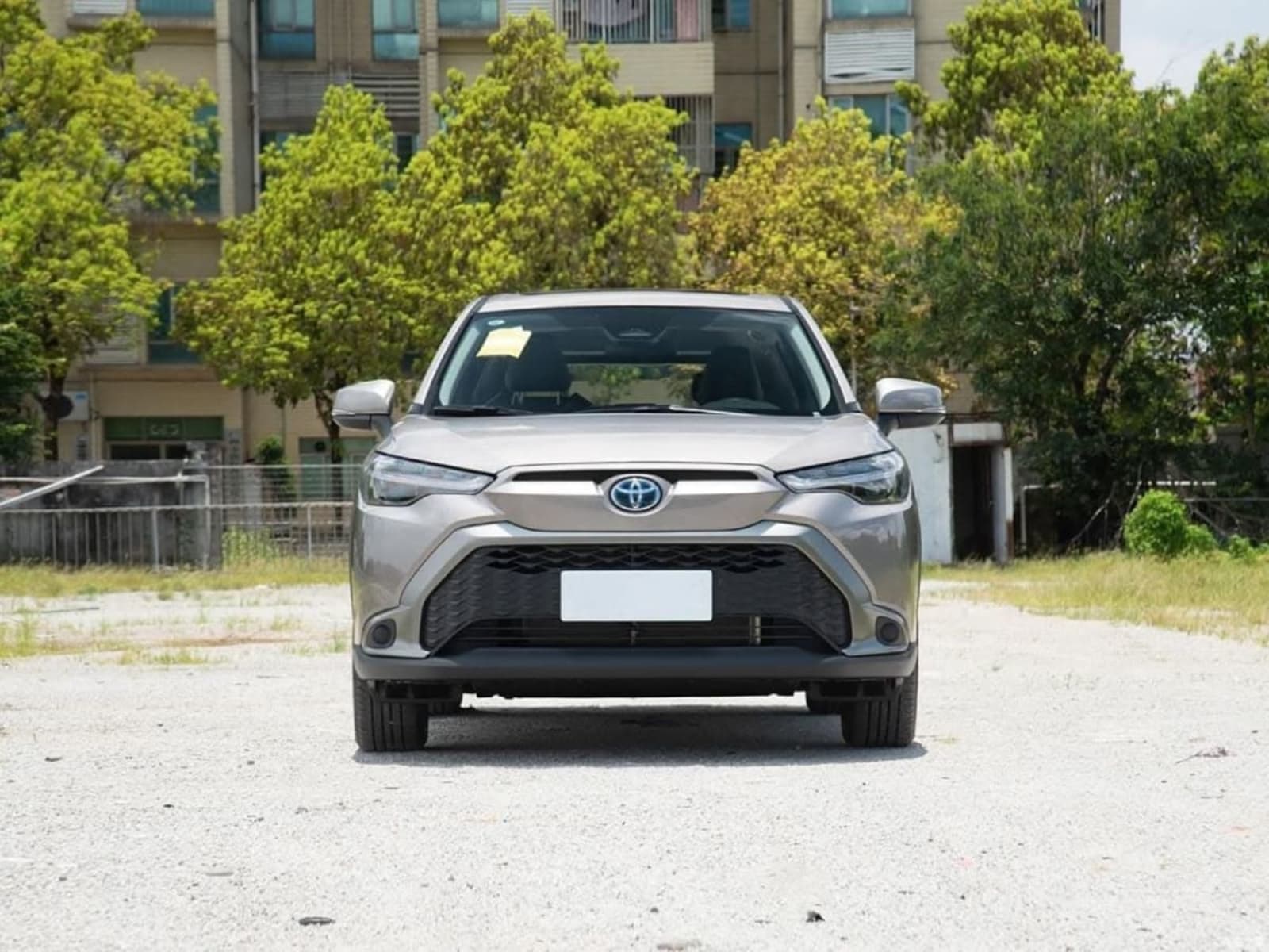 2024 Toyota Frontlander Hybrid Premium — photo 1