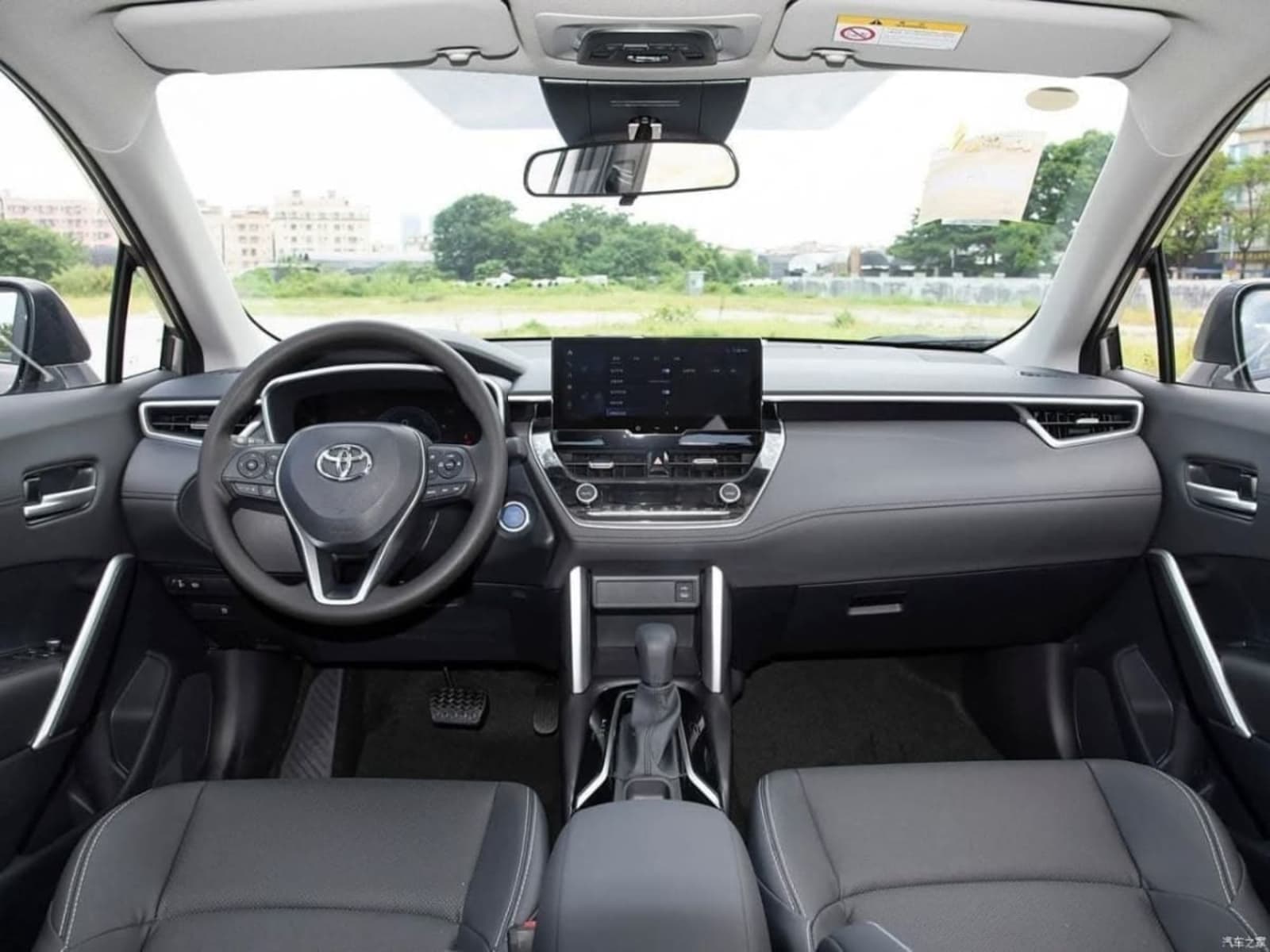 2024 Toyota Frontlander Hybrid Premium — photo 4