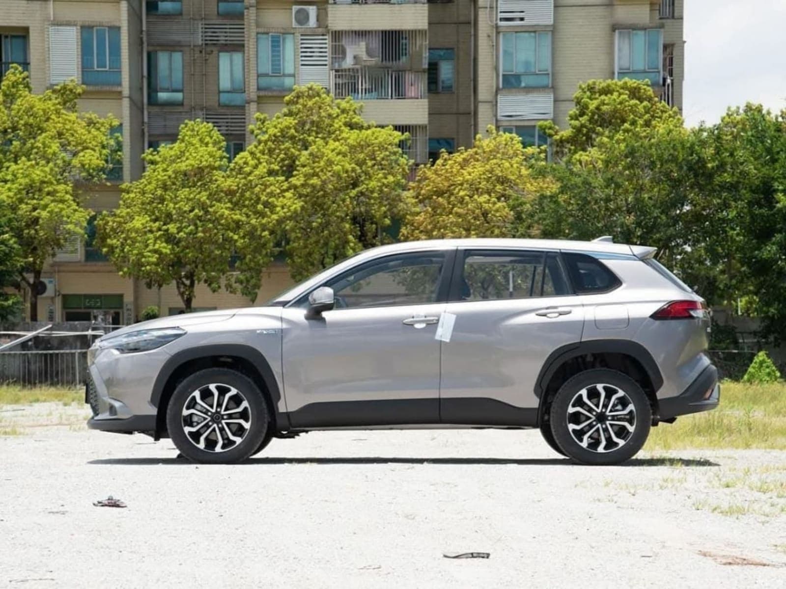 2024 Toyota Frontlander Hybrid Premium — photo 6