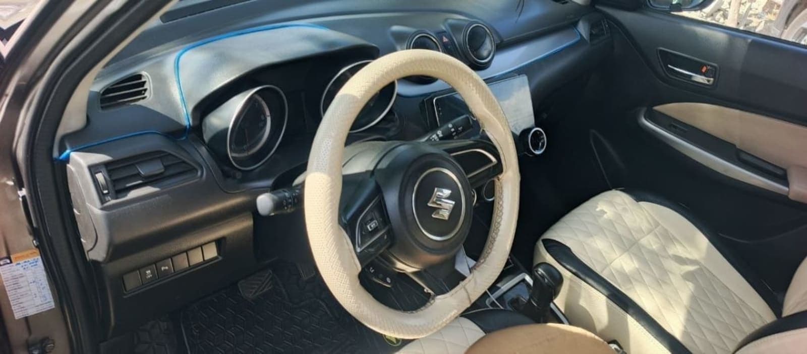 2021 Suzuki Swift — photo 2