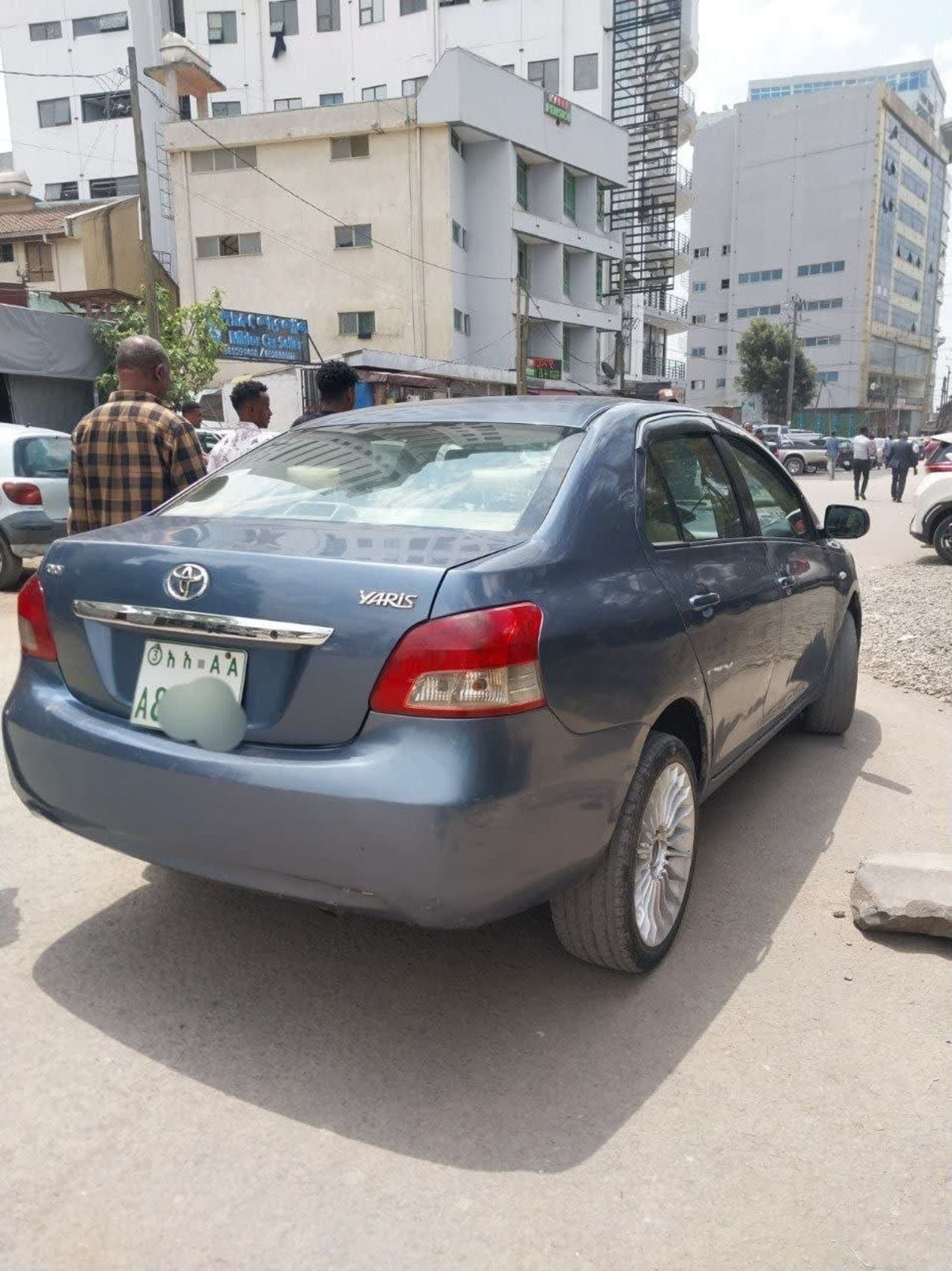2008 Toyota Yaris Sedan — photo 3