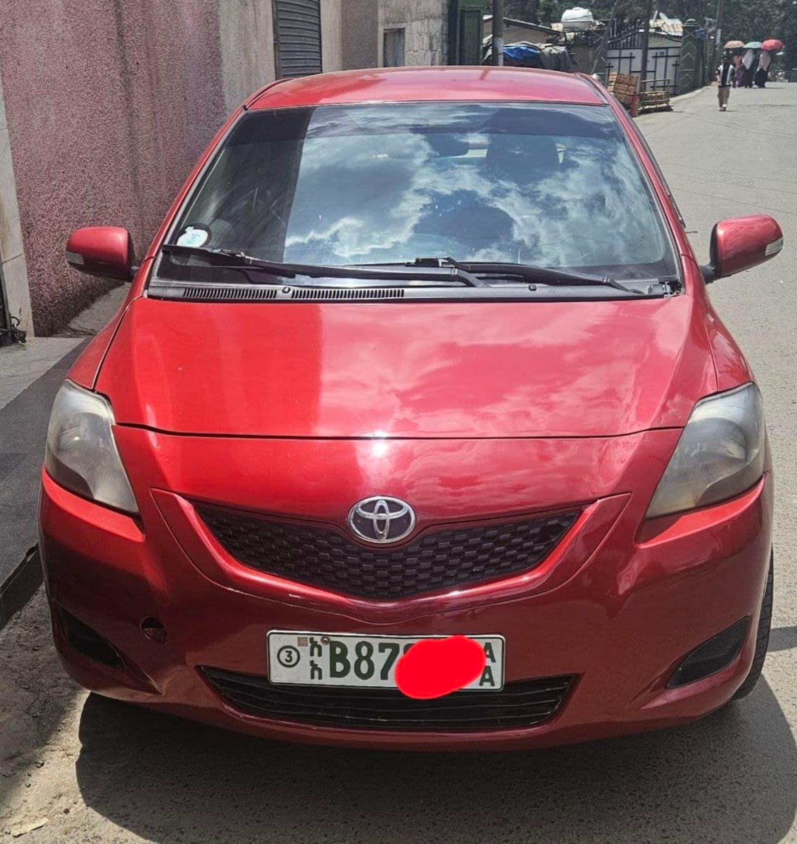 2010 Toyota Belta — photo 2