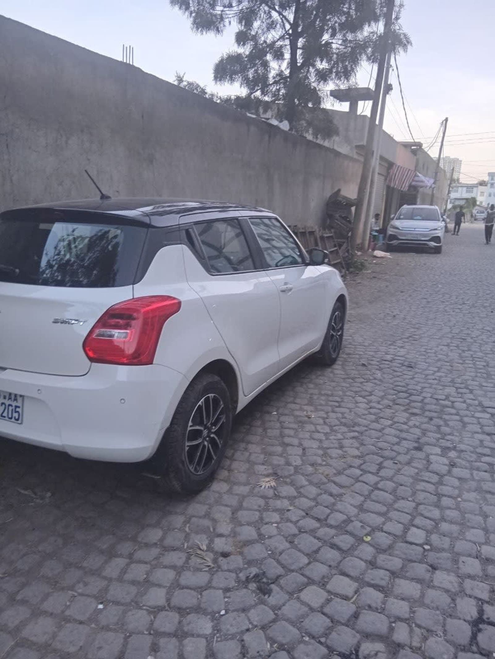 2022 Suzuki Swift — photo 2