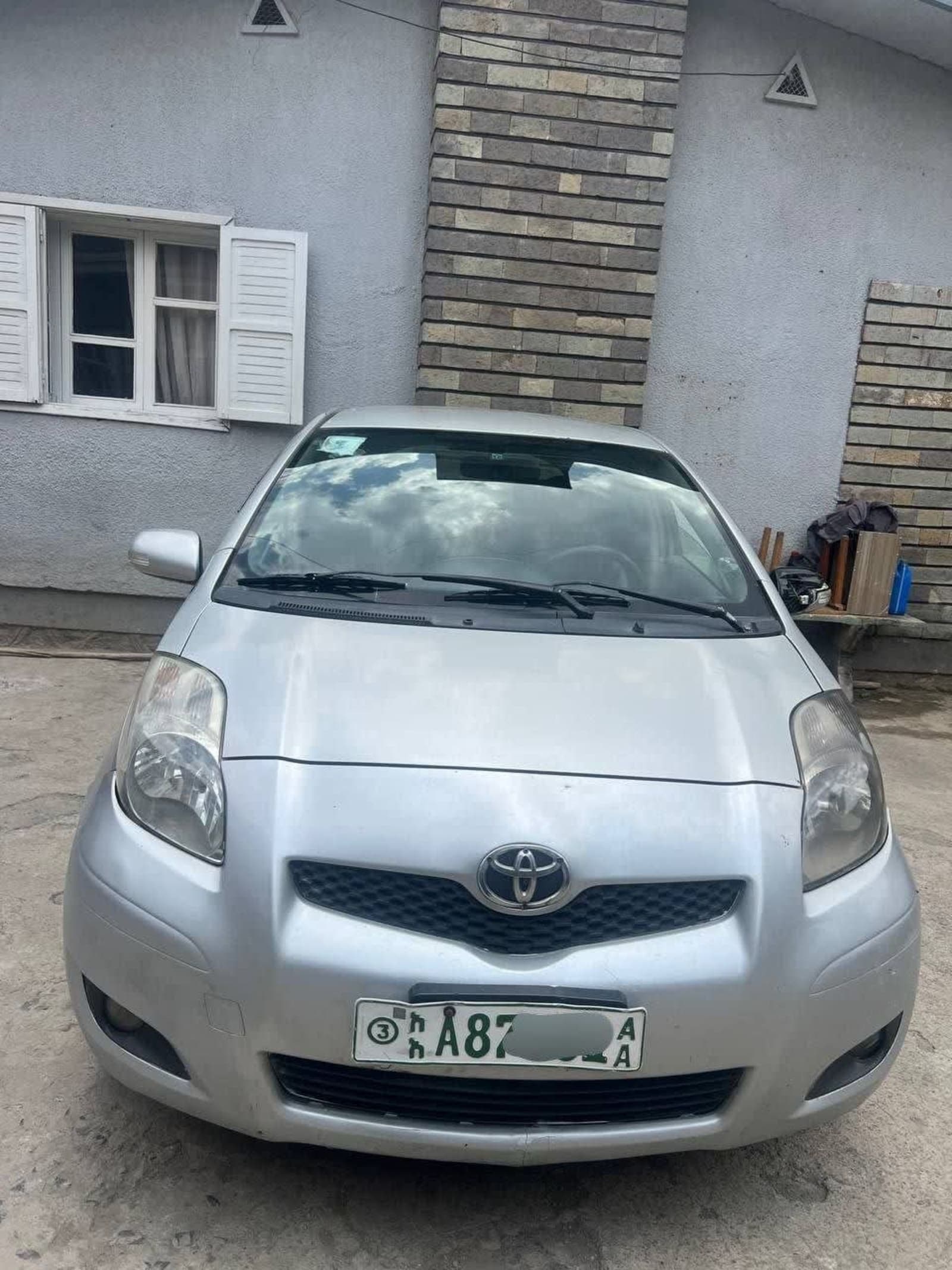 2009 Toyota Yaris — photo 2