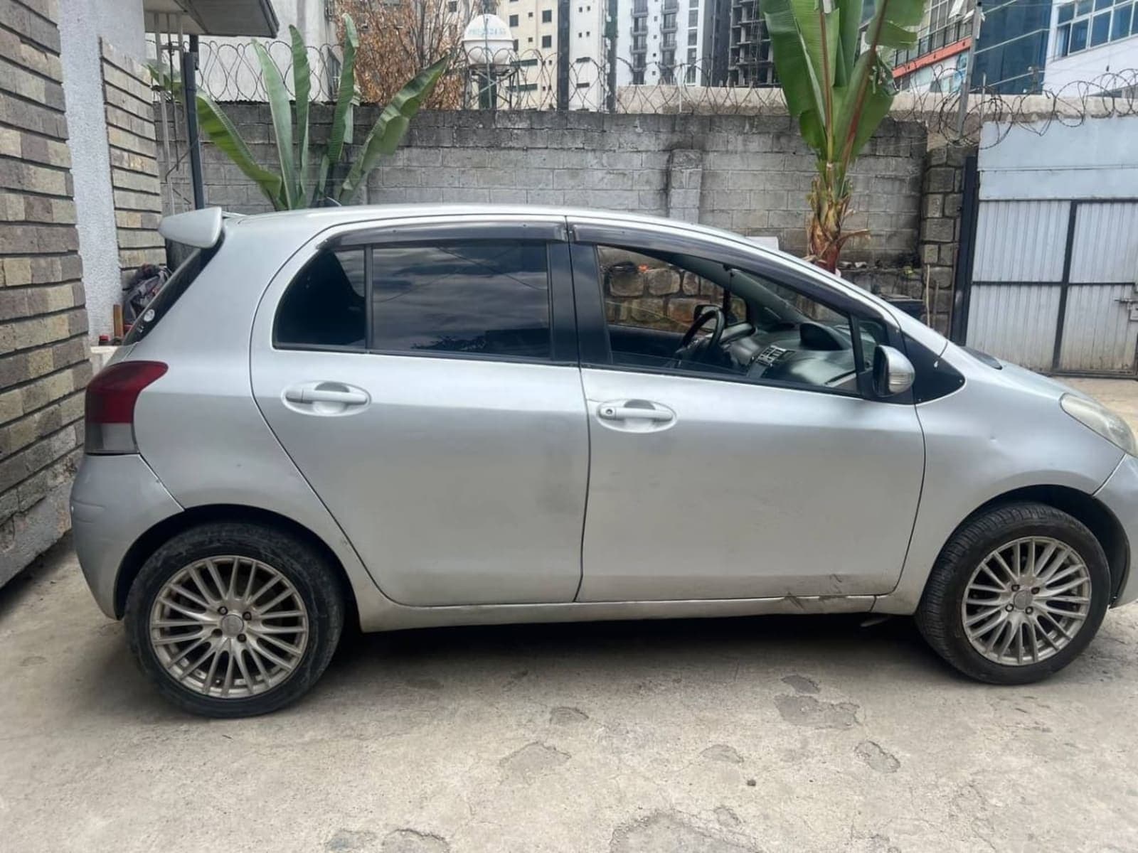 2009 Toyota Yaris — photo 3