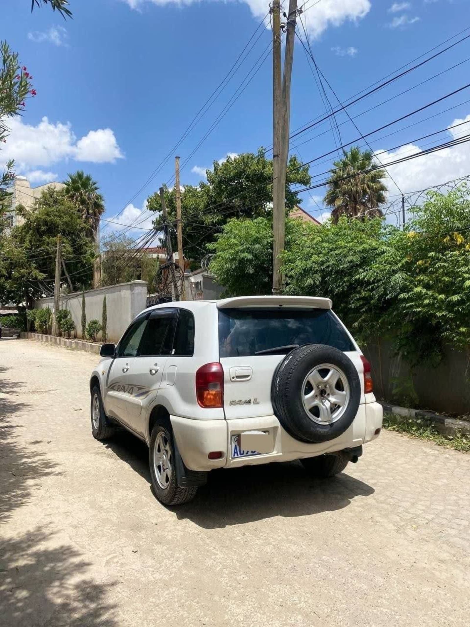 2001 Toyota Rava 4 — photo 4