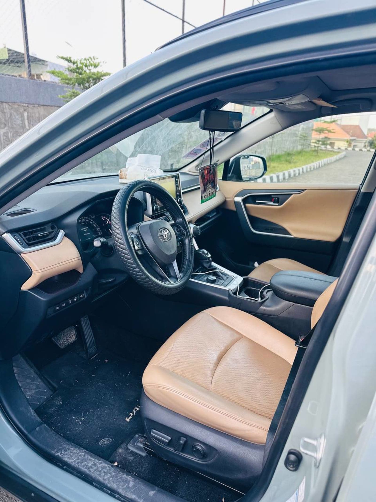 2020 Toyota Rav4 — photo 4