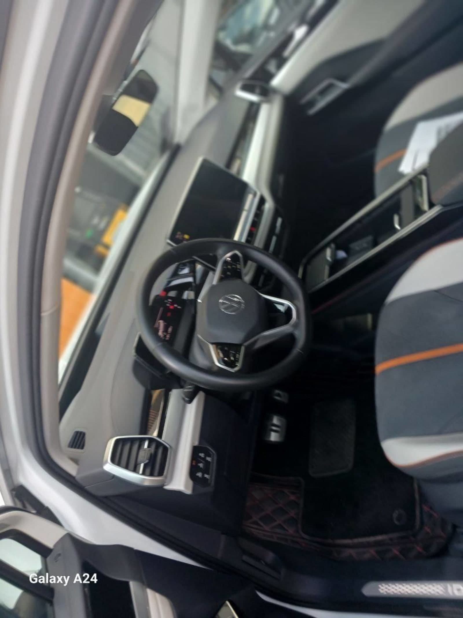 2023 Volkswagen ID6 Crozz PRO — photo 2